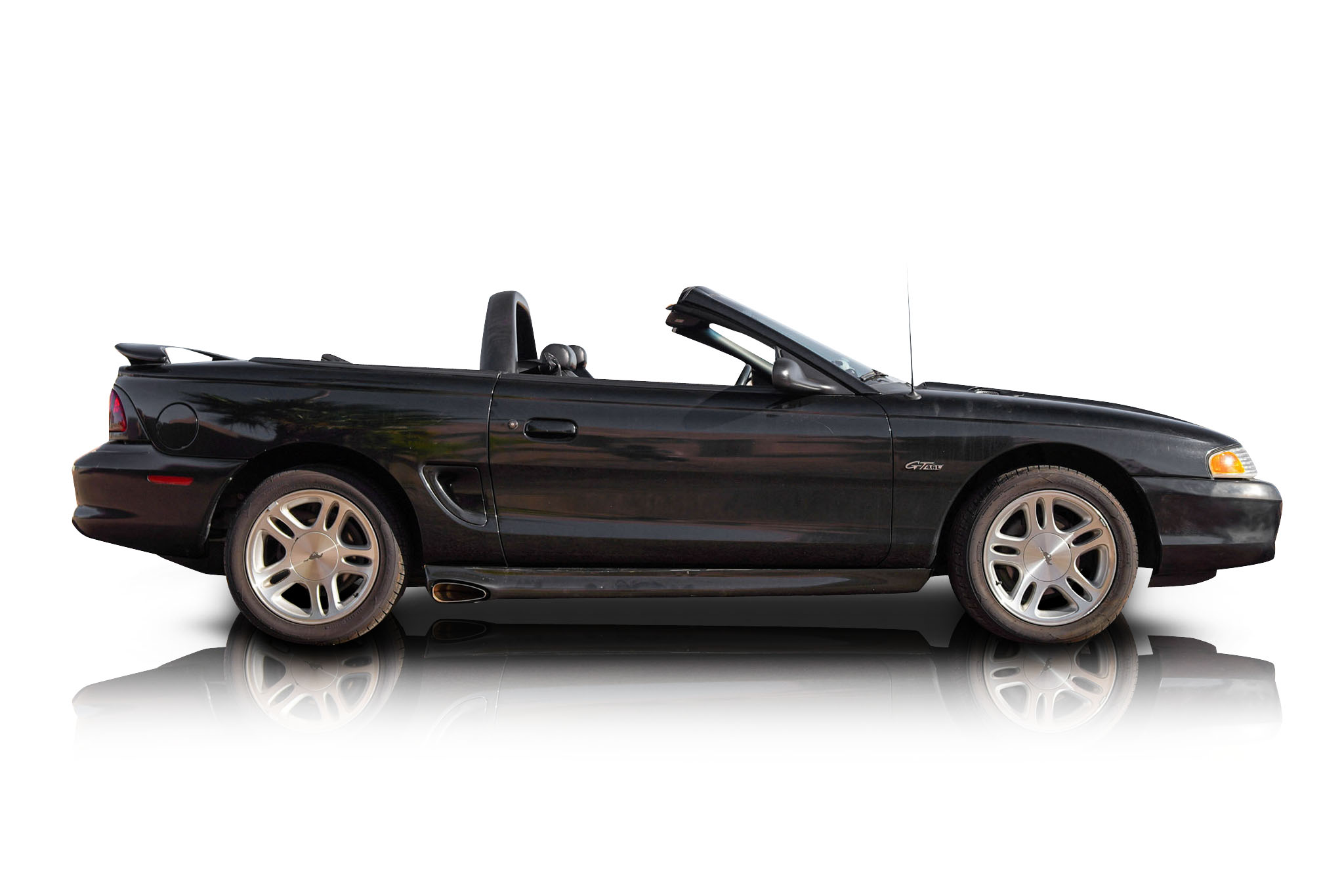 An incredible side shot photo of a Ford Mustang that you should buy.