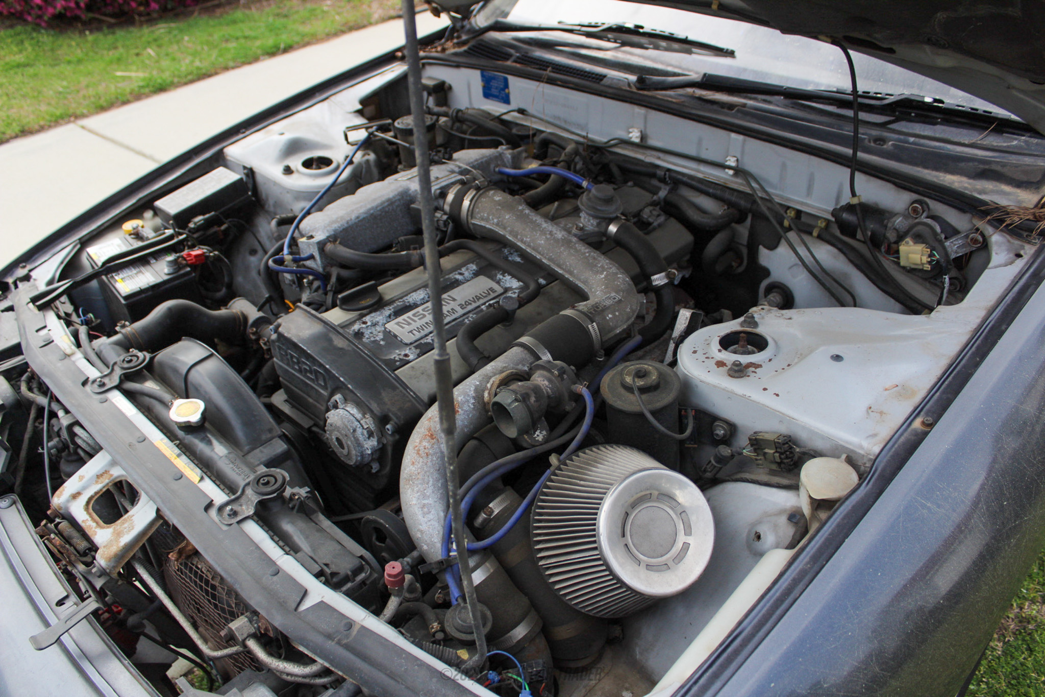 1991 Nissan  Skyline - Engine Photo