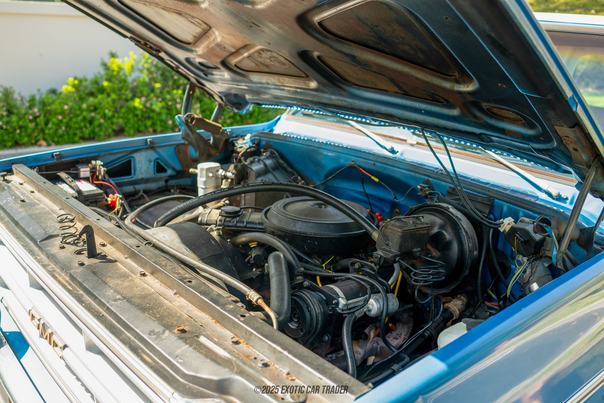 1975 GMC Jimmy - Engine Photo