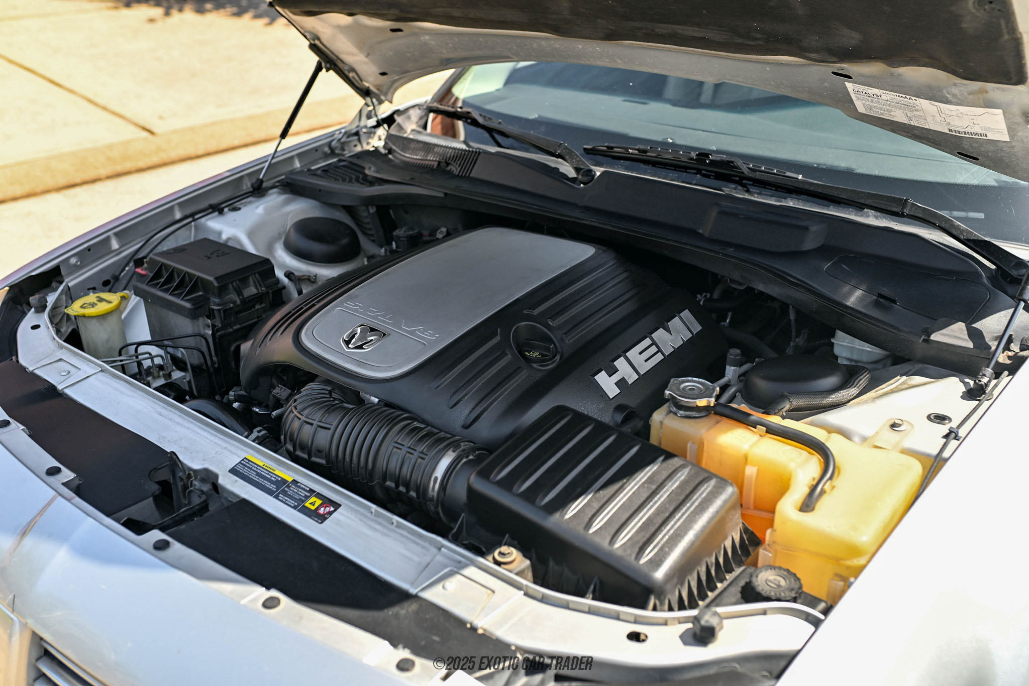2005 Dodge Magnum - Engine Photo