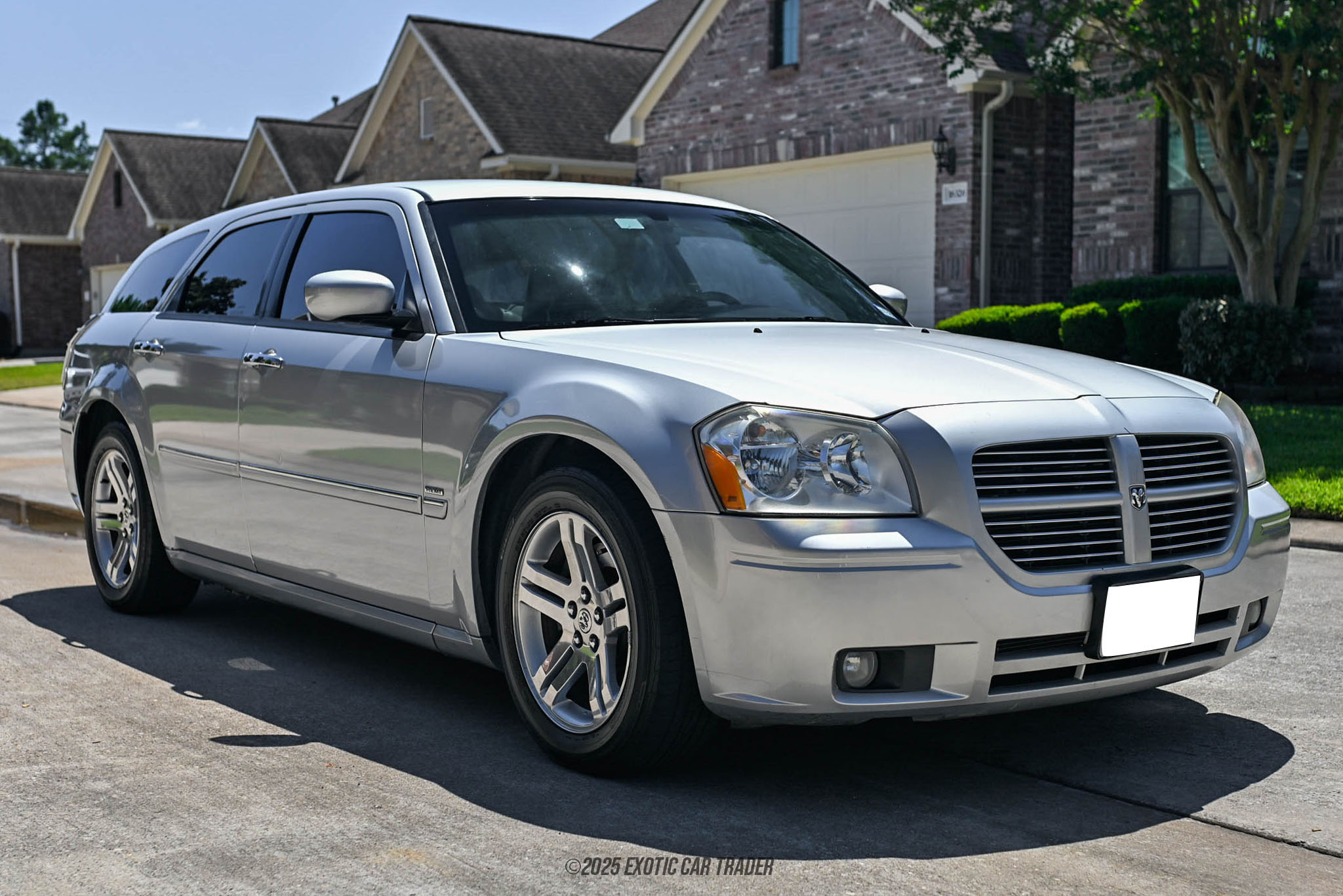 2005 Dodge Magnum - Overview Photo