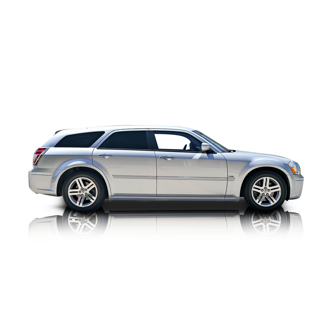 2005 Dodge Magnum - Passenger side