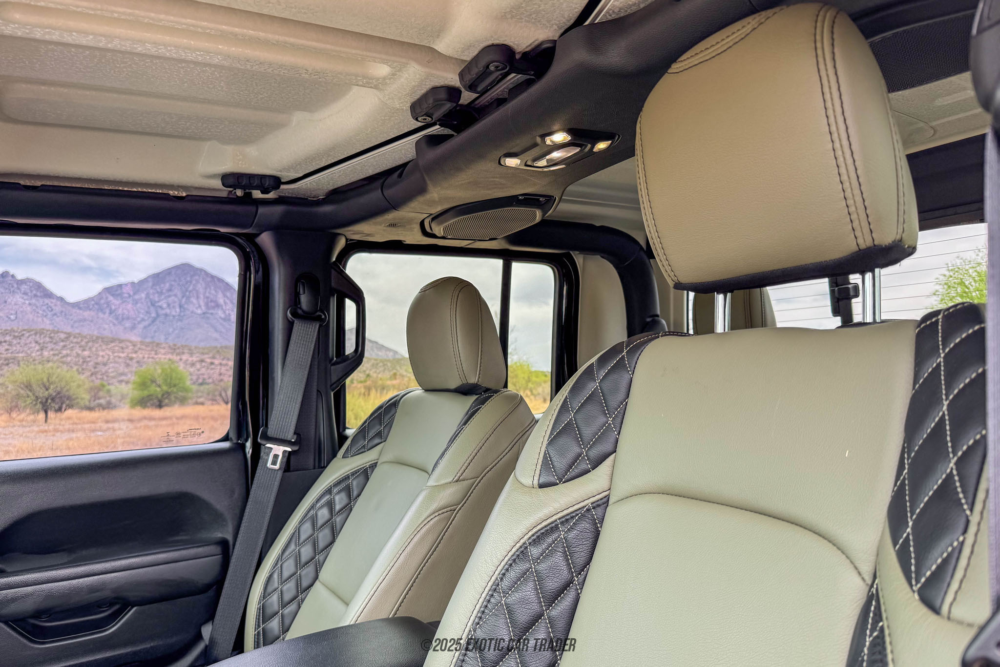 2022 Jeep Gladiator - Interior Photo