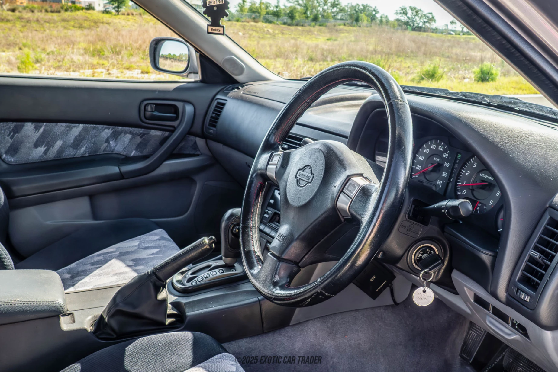 1999 Nissan Skyline - Interior Photo