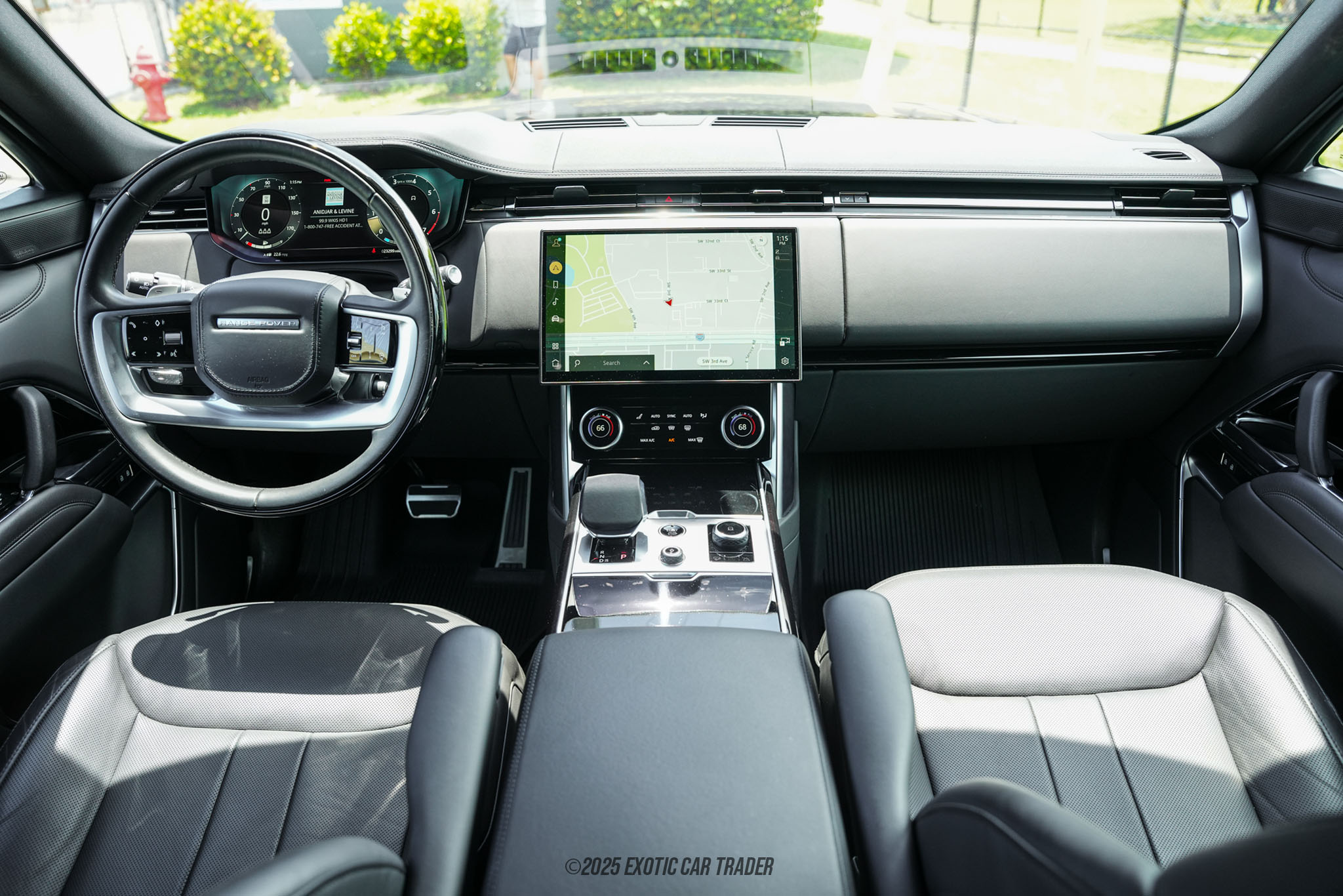 2023 Land Rover Range Rover - Interior Photo