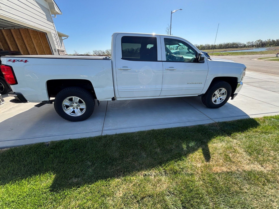 2017 Chevrolet Silverado 1500 - Overview Photo