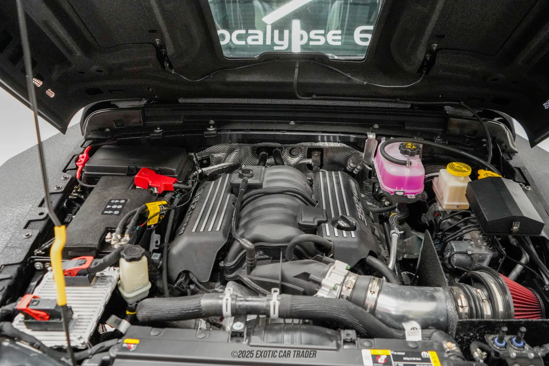 2025 Jeep Gladiator - Engine Photo