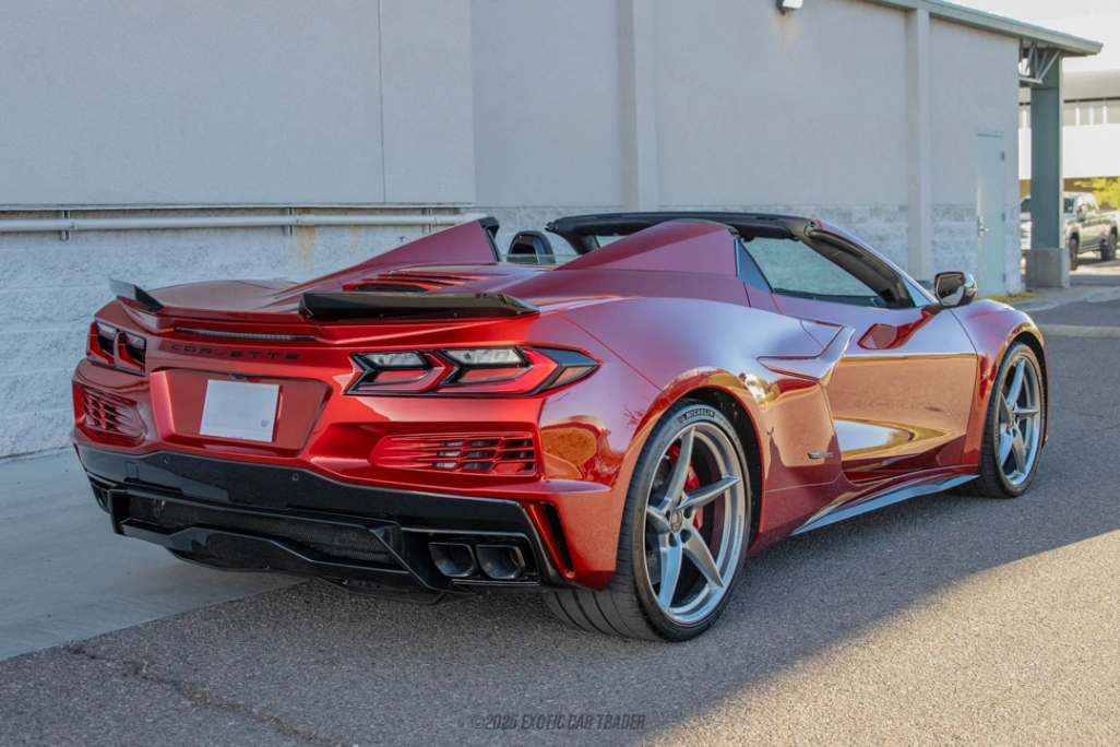 2025 Chevrolet Corvette - Engine Photo