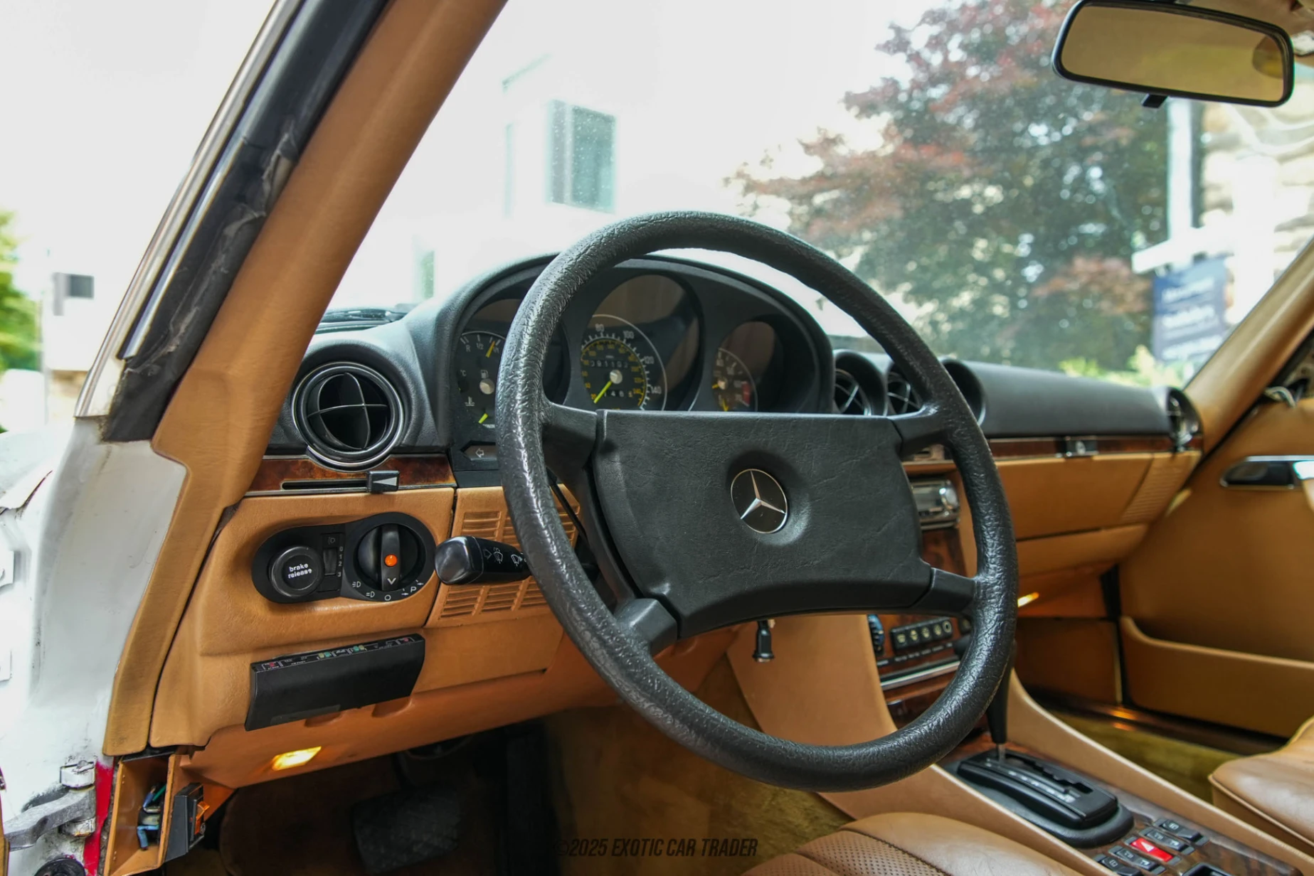 1985 Mercedes-Benz 500SL - Interior Photo