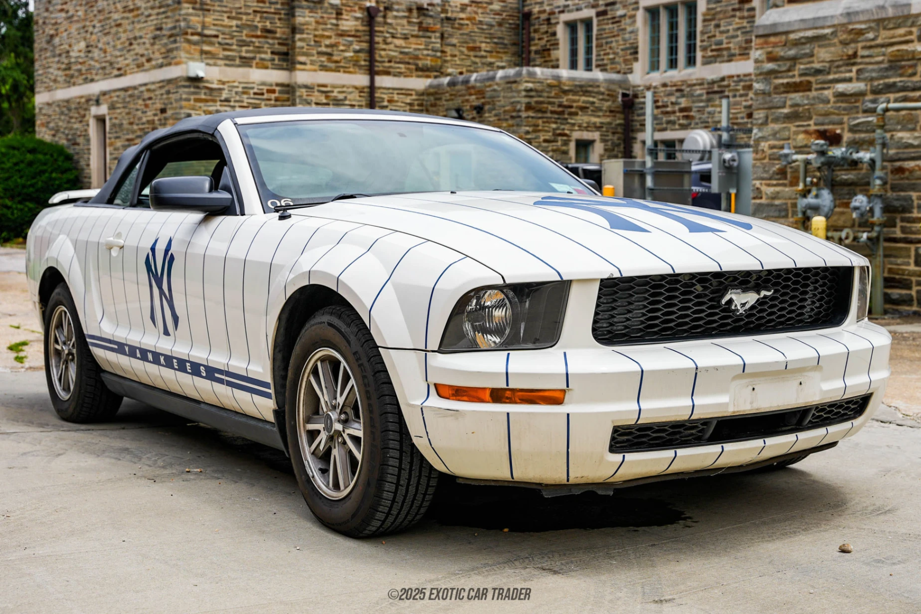 2005 Ford Mustang - Overview Photo