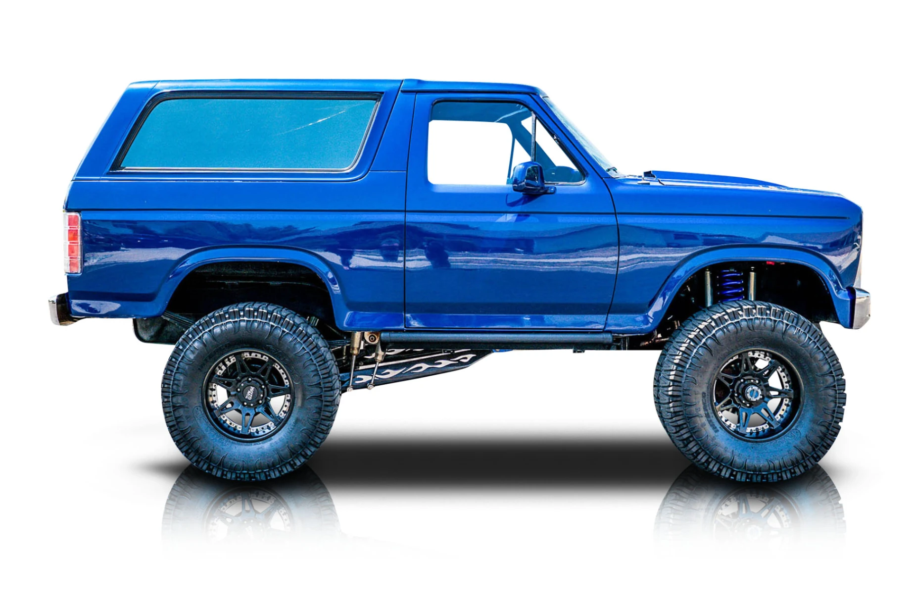 An incredible side shot photo of a Ford Bronco that you should buy.