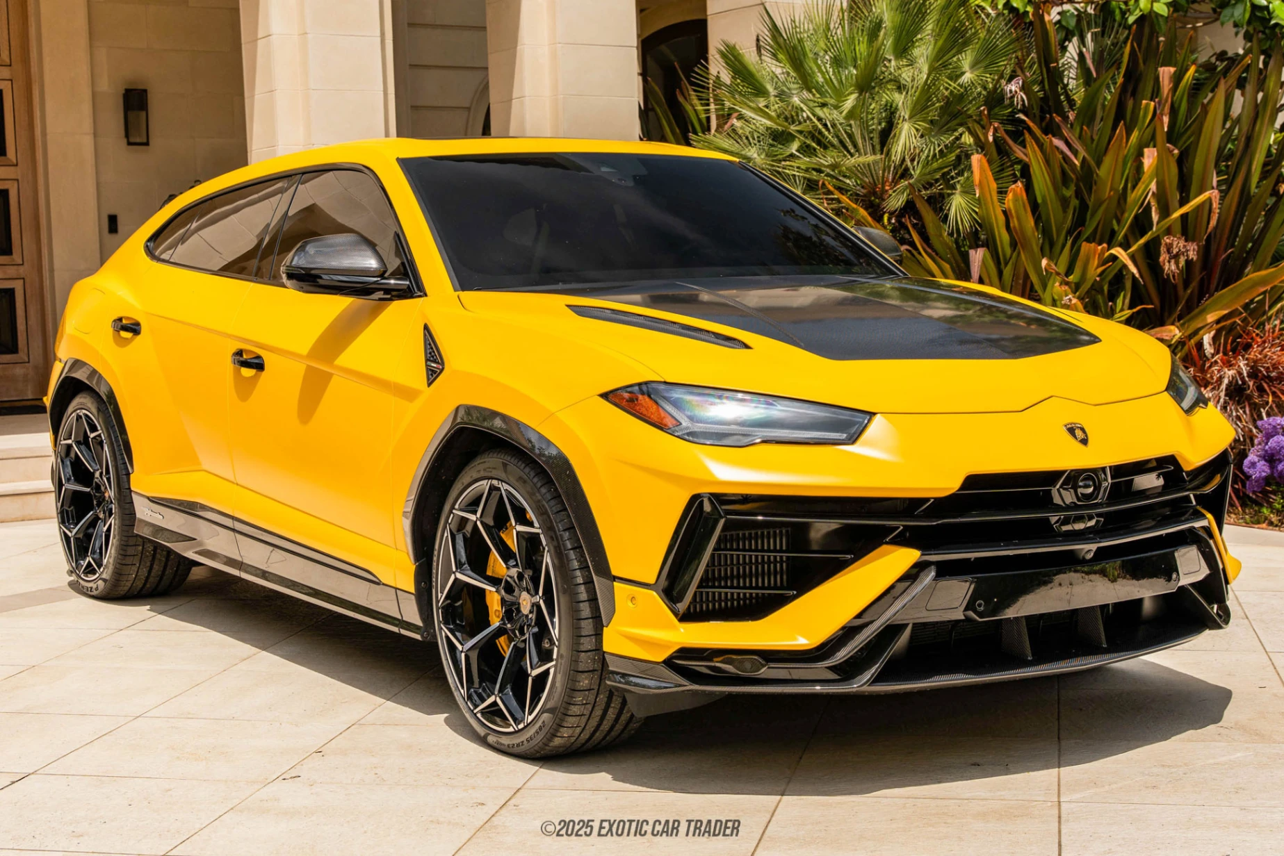 2024 Lamborghini Urus - Overview Photo