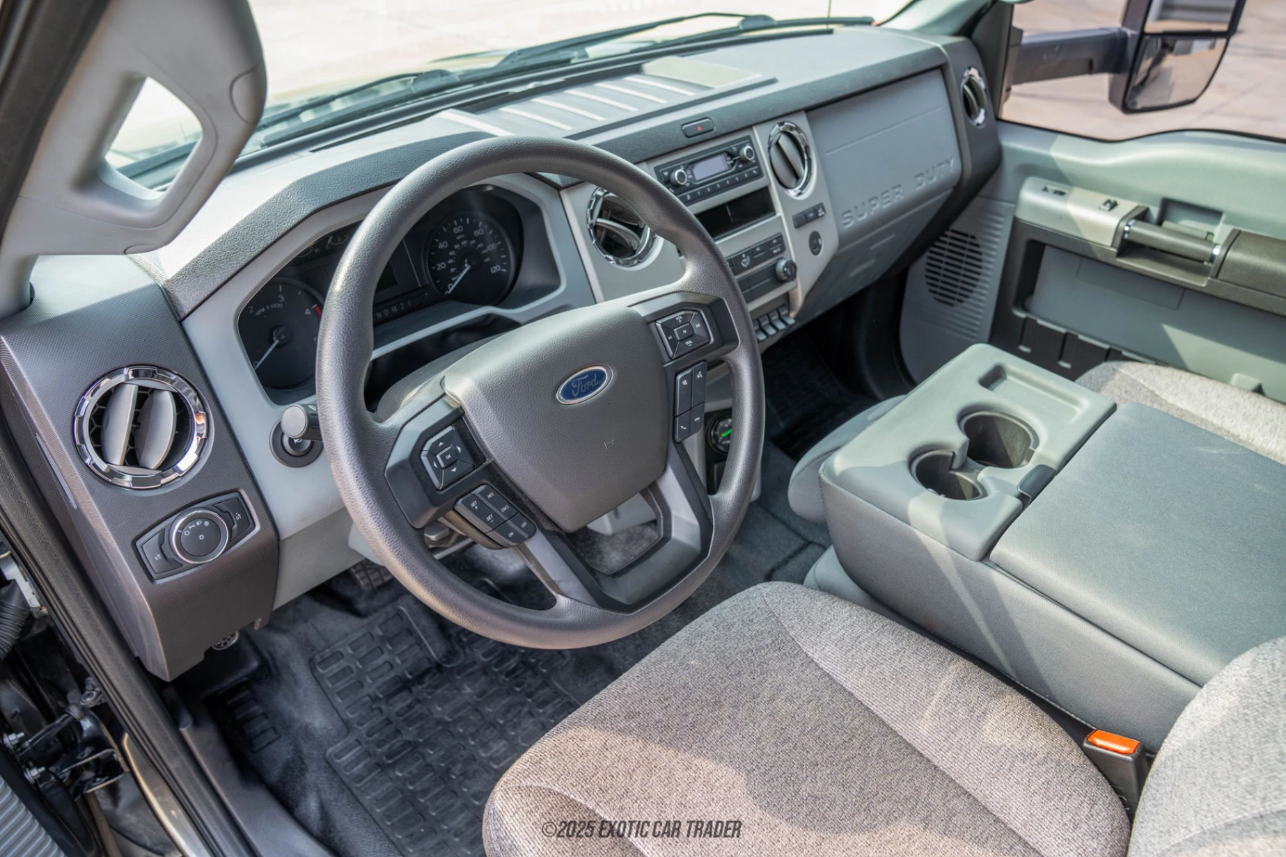 Ford F-750 Ford F-750 - Interior
