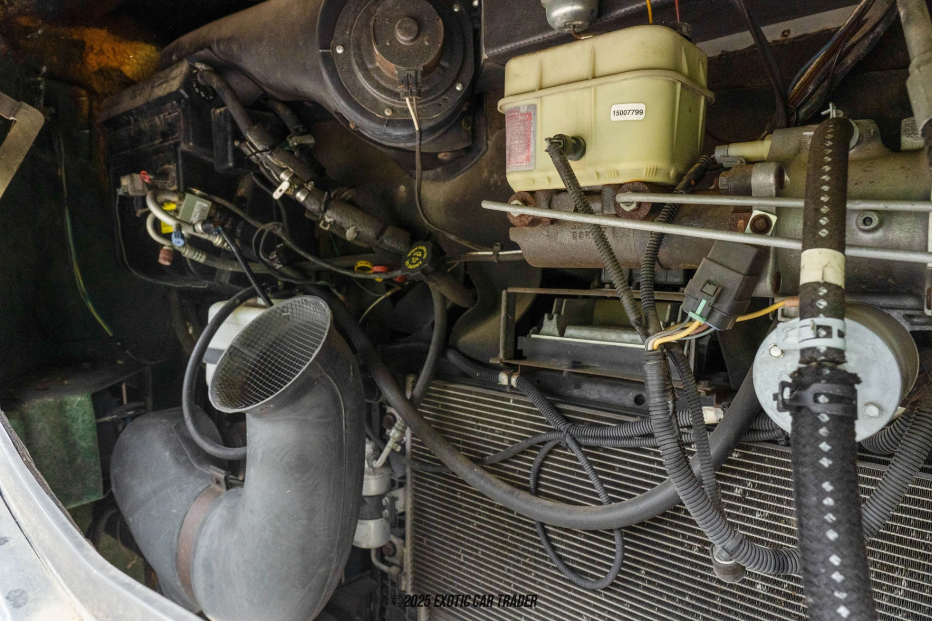 2011 Monaco Monarch - Engine Photo