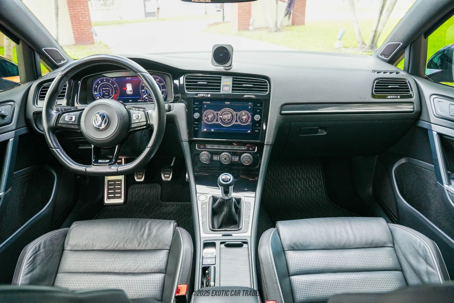 2019 Volkswagen Golf - Interior Photo