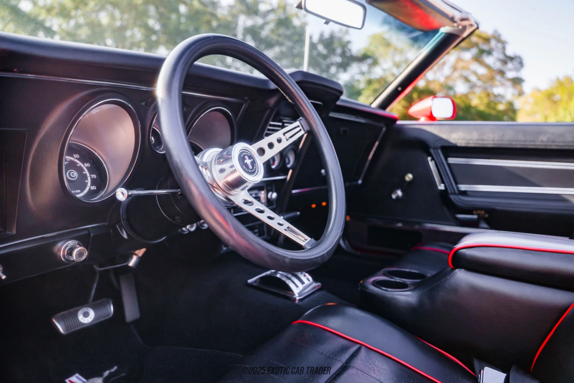 Ford Mustang Ford Mustang - Interior