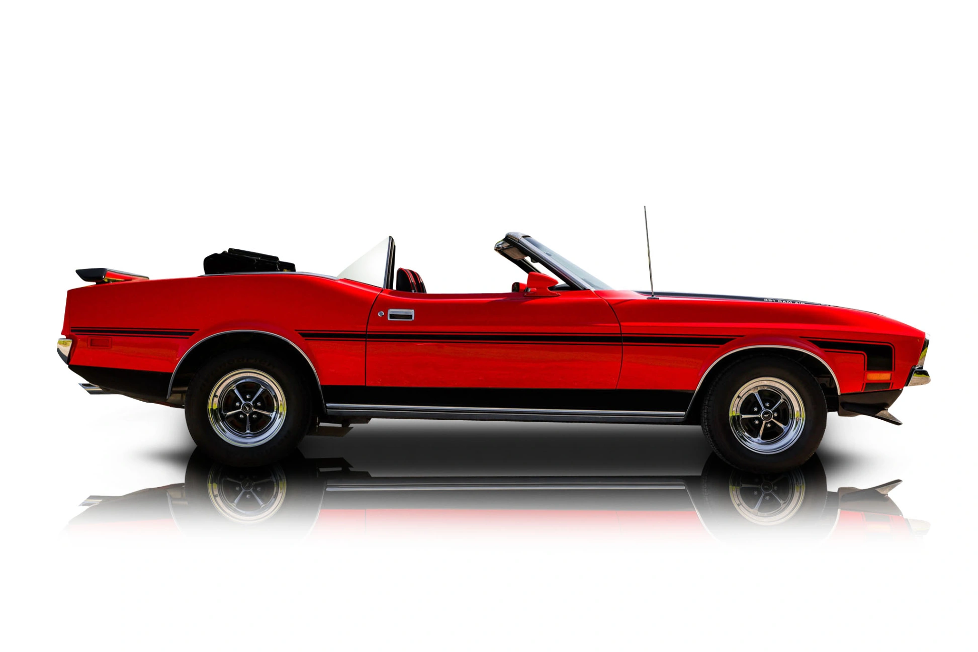 An incredible side shot photo of a Ford Mustang that you should buy.