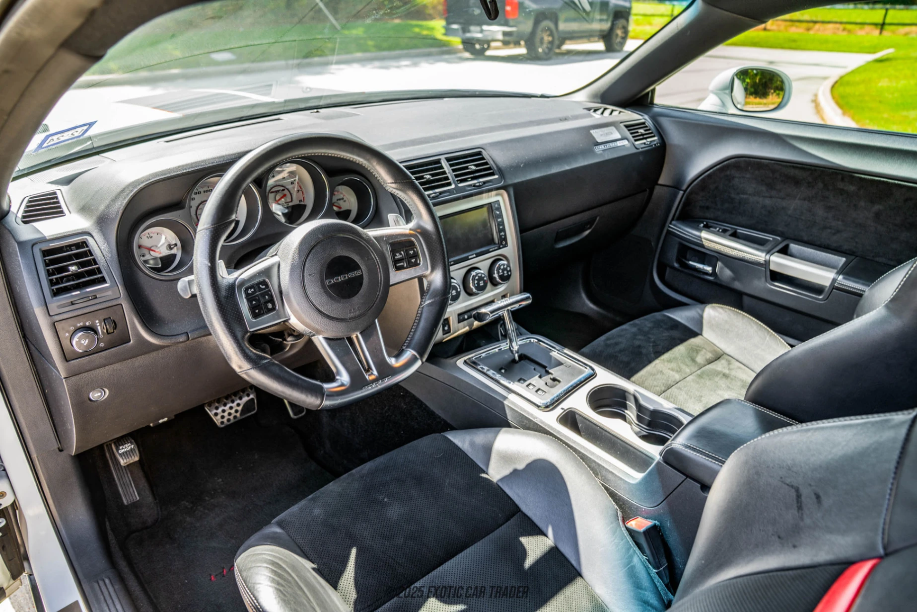 Dodge Challenger Dodge Challenger - Interior