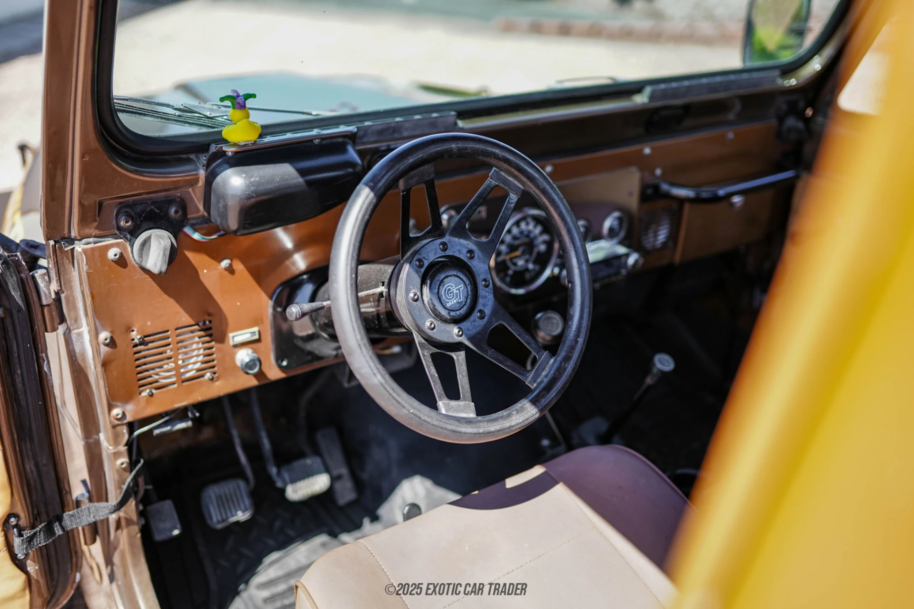 1985 Jeep CJ-8 Scrambler - Interior Photo