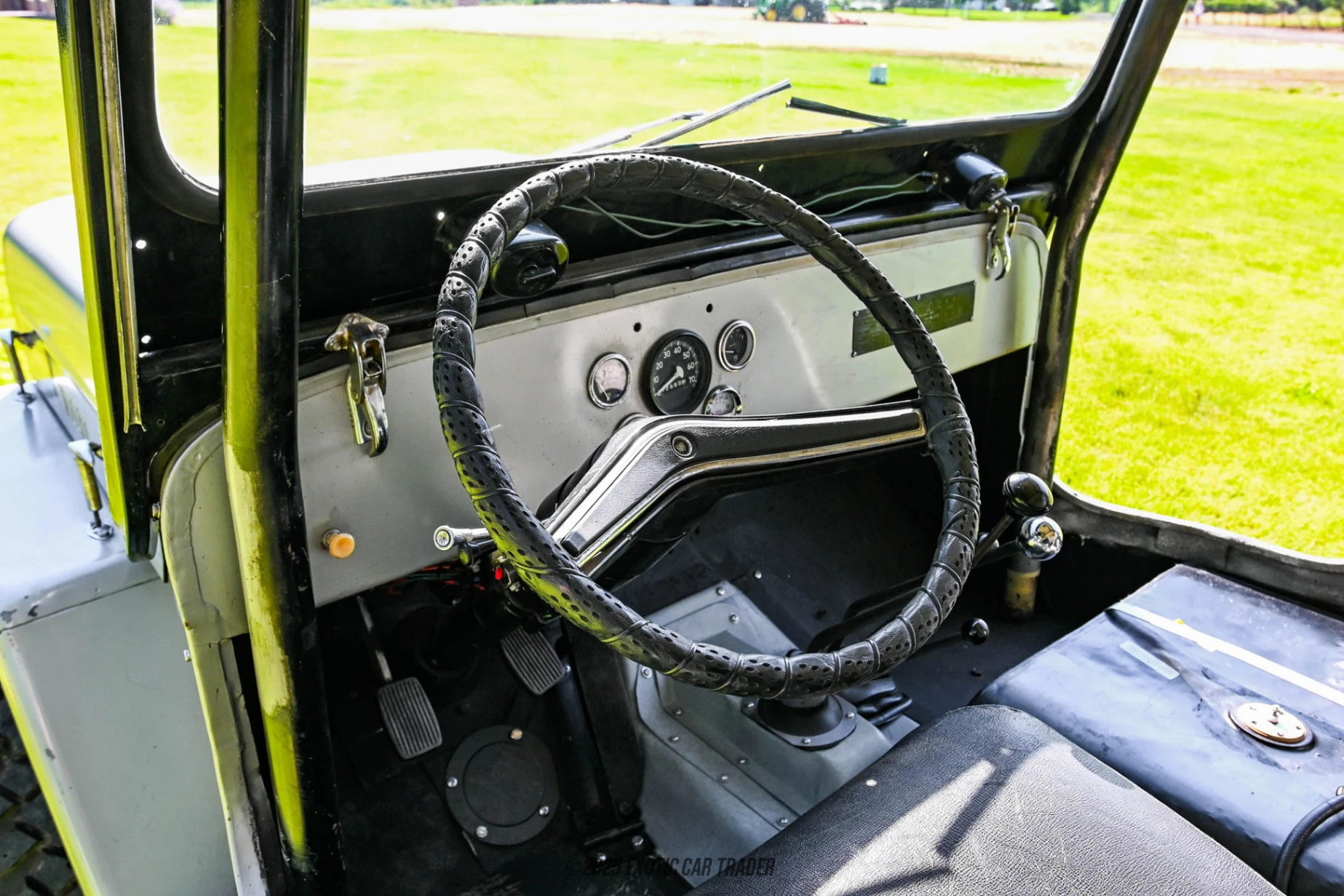 Willys CJ-3B Willys CJ-3B - Interior