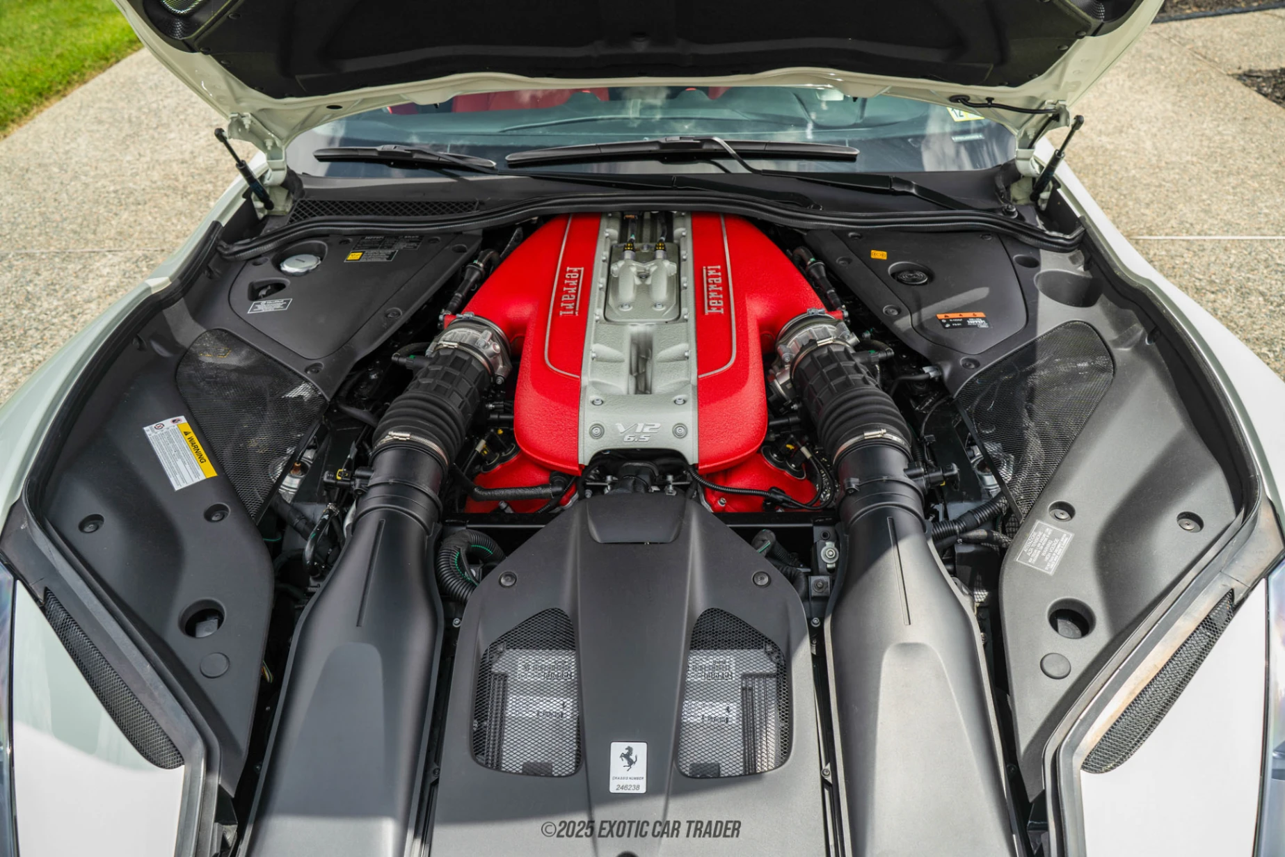 2019 Ferrari 812 - Engine Photo
