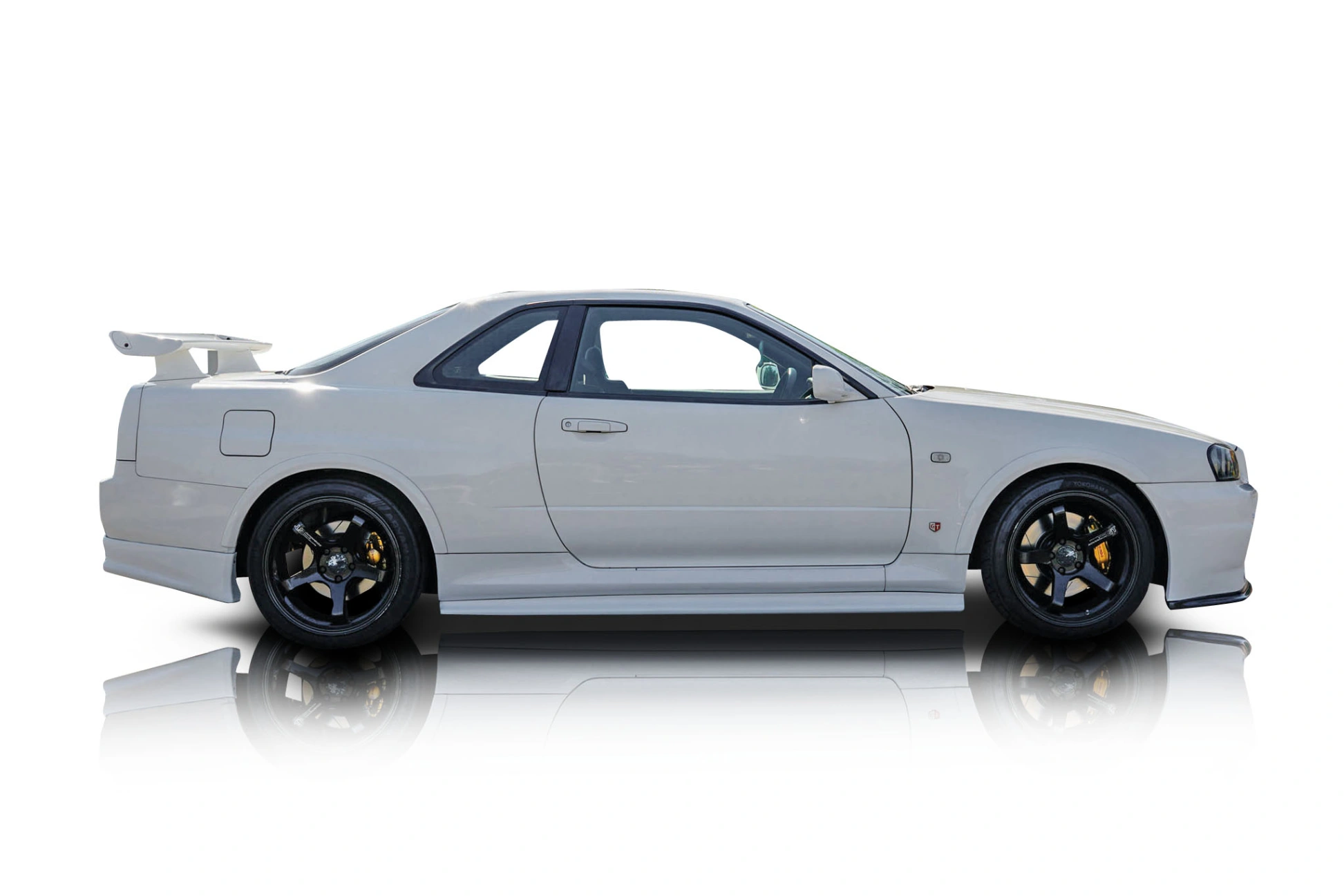 An incredible side shot photo of a Nissan Skyline that you should buy.