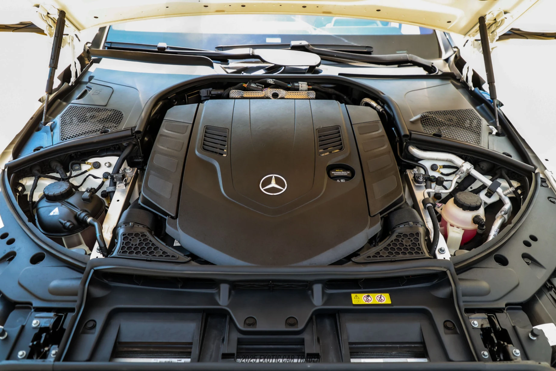 2022 Mercedes-Benz Maybach S580 - Engine Photo