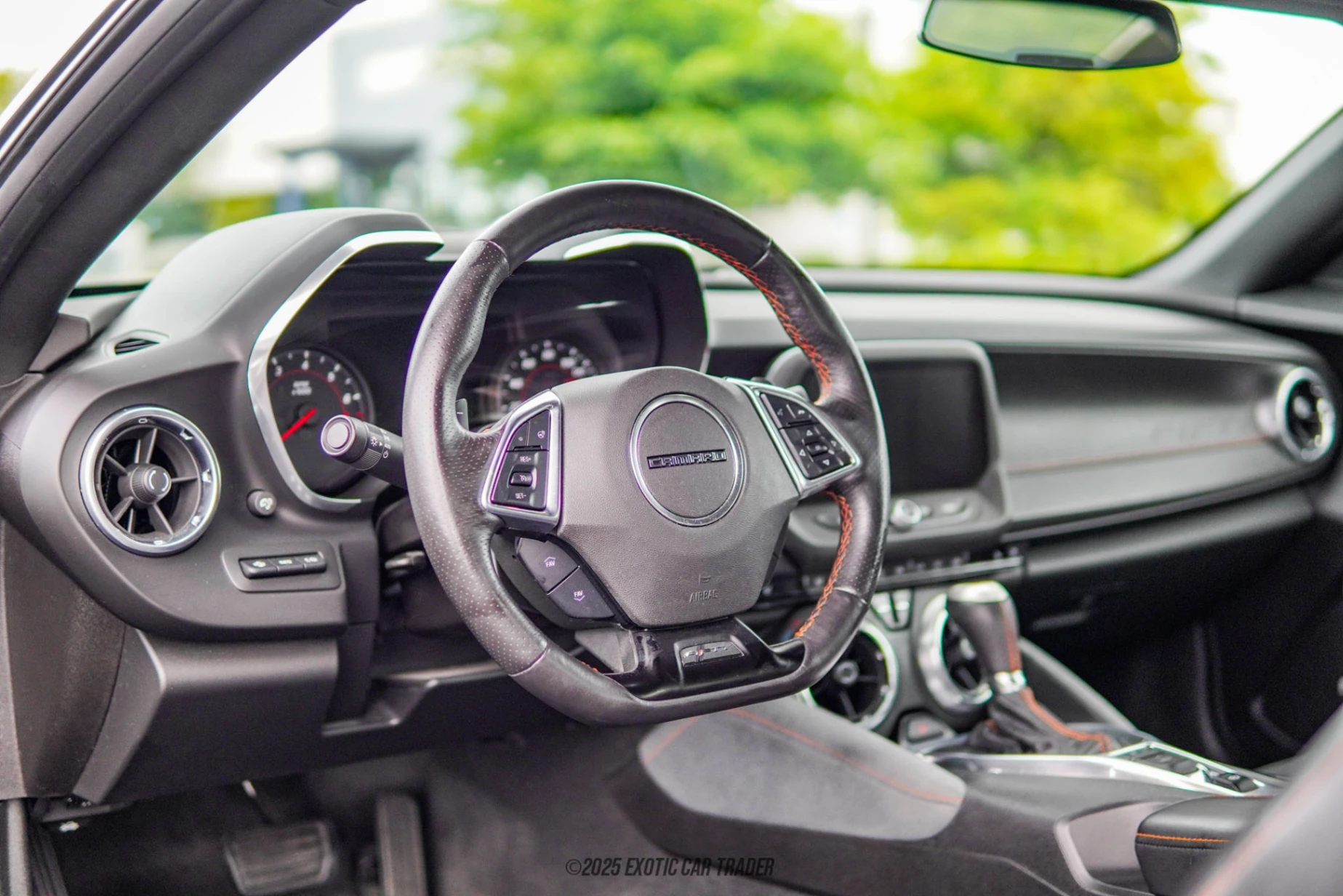 2017 Chevrolet Camaro - Interior Photo