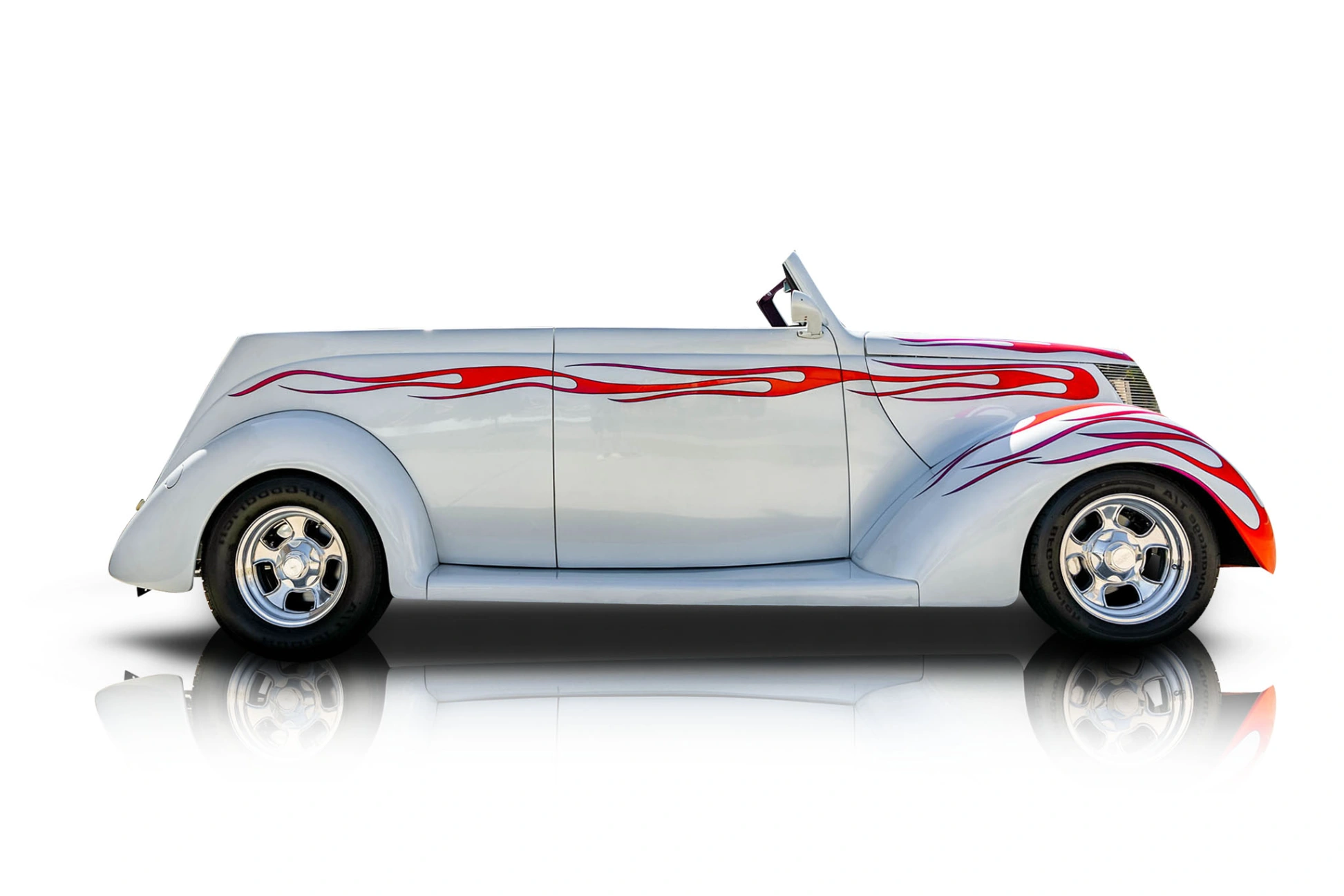 An incredible side shot photo of a Ford Custom that you should buy.