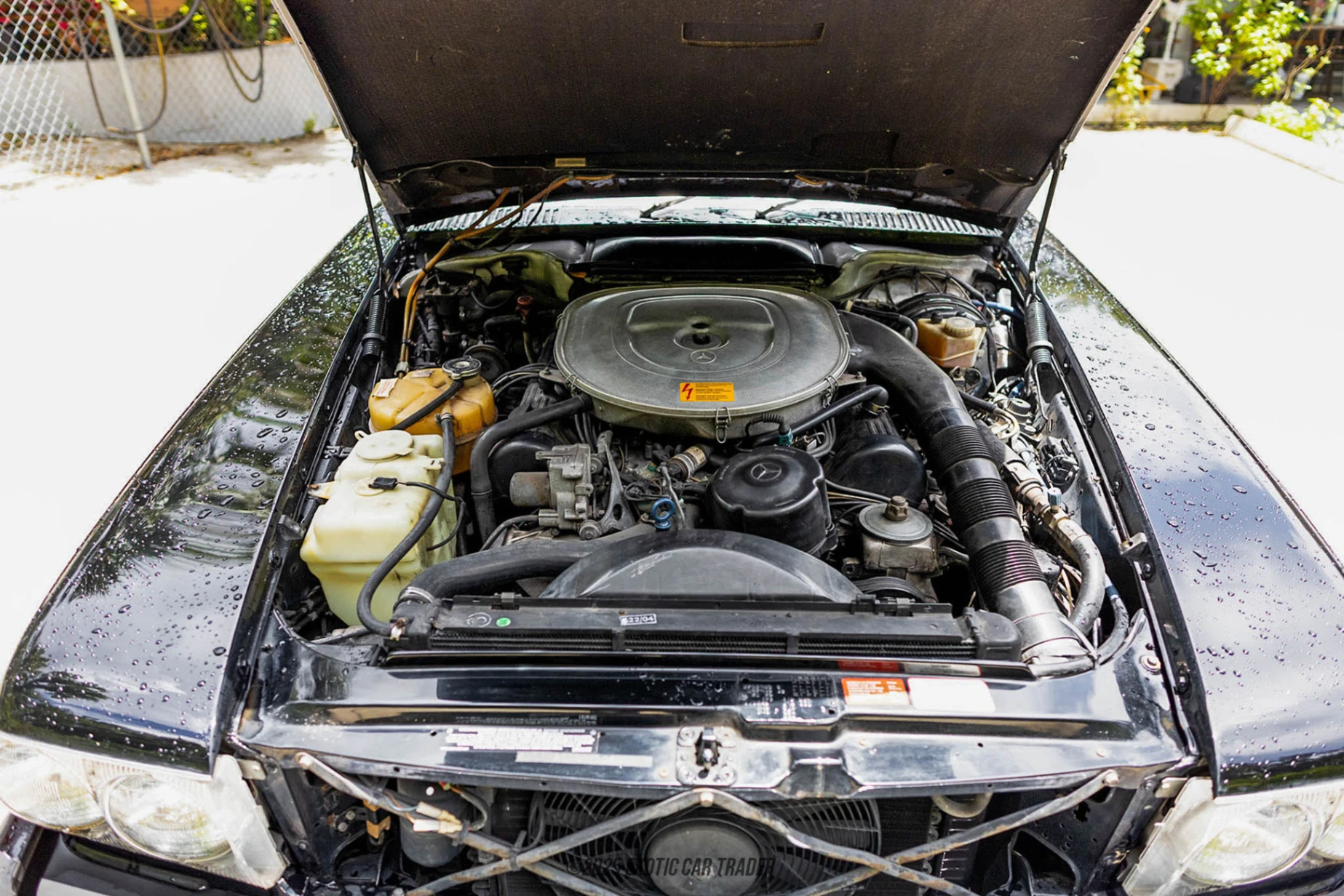1989 Mercedes-Benz 560SL - Engine Photo