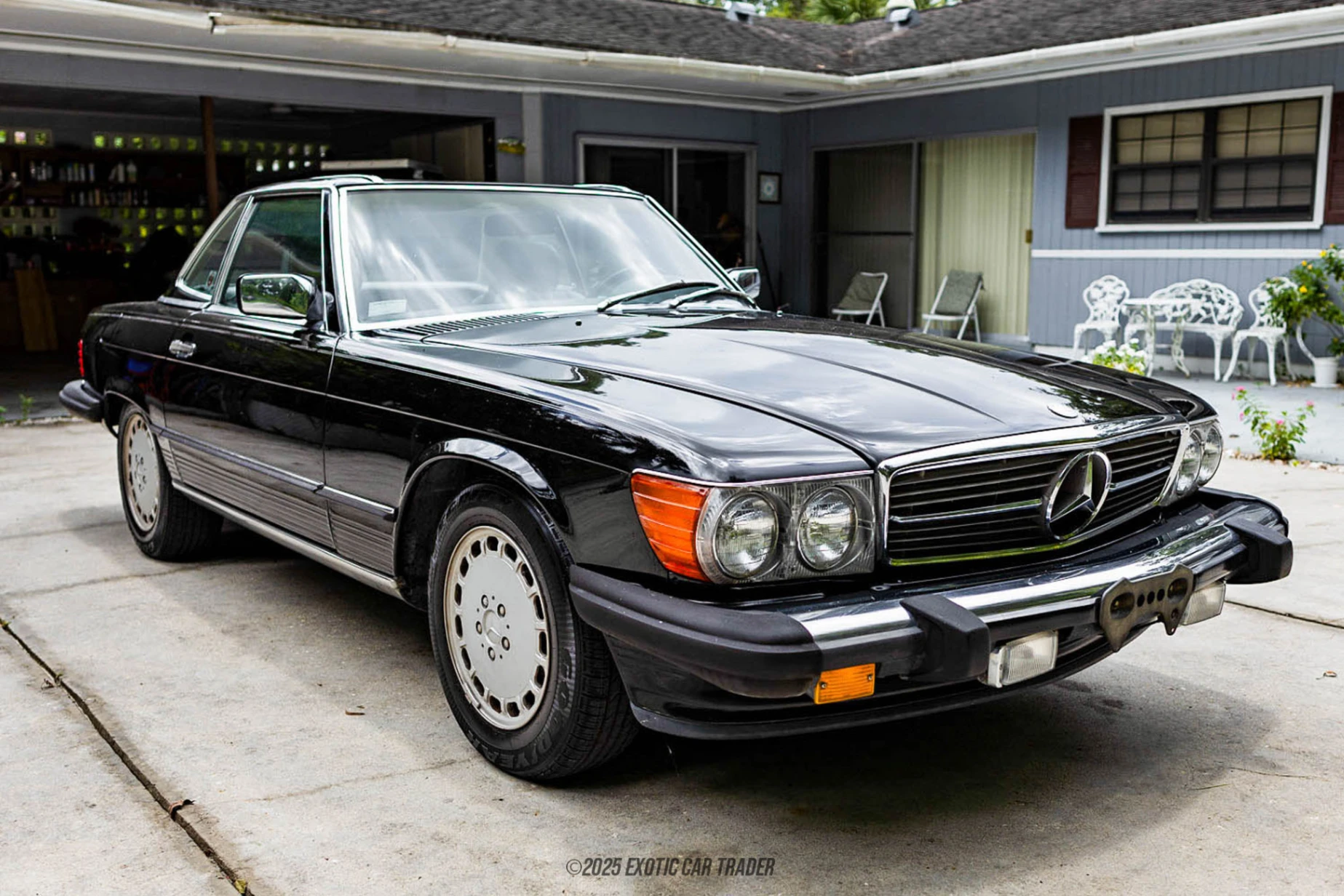 1989 Mercedes-Benz 560SL - Overview Photo