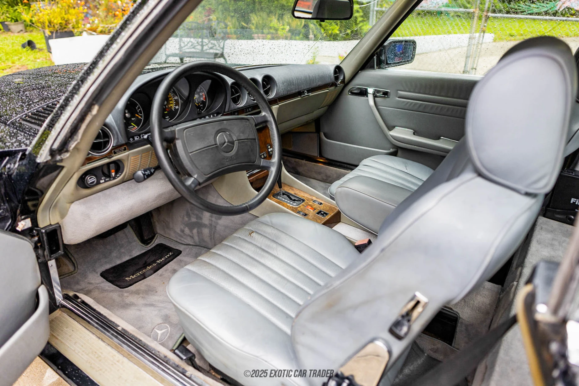 Mercedes-Benz 560SL Mercedes-Benz 560SL - Interior