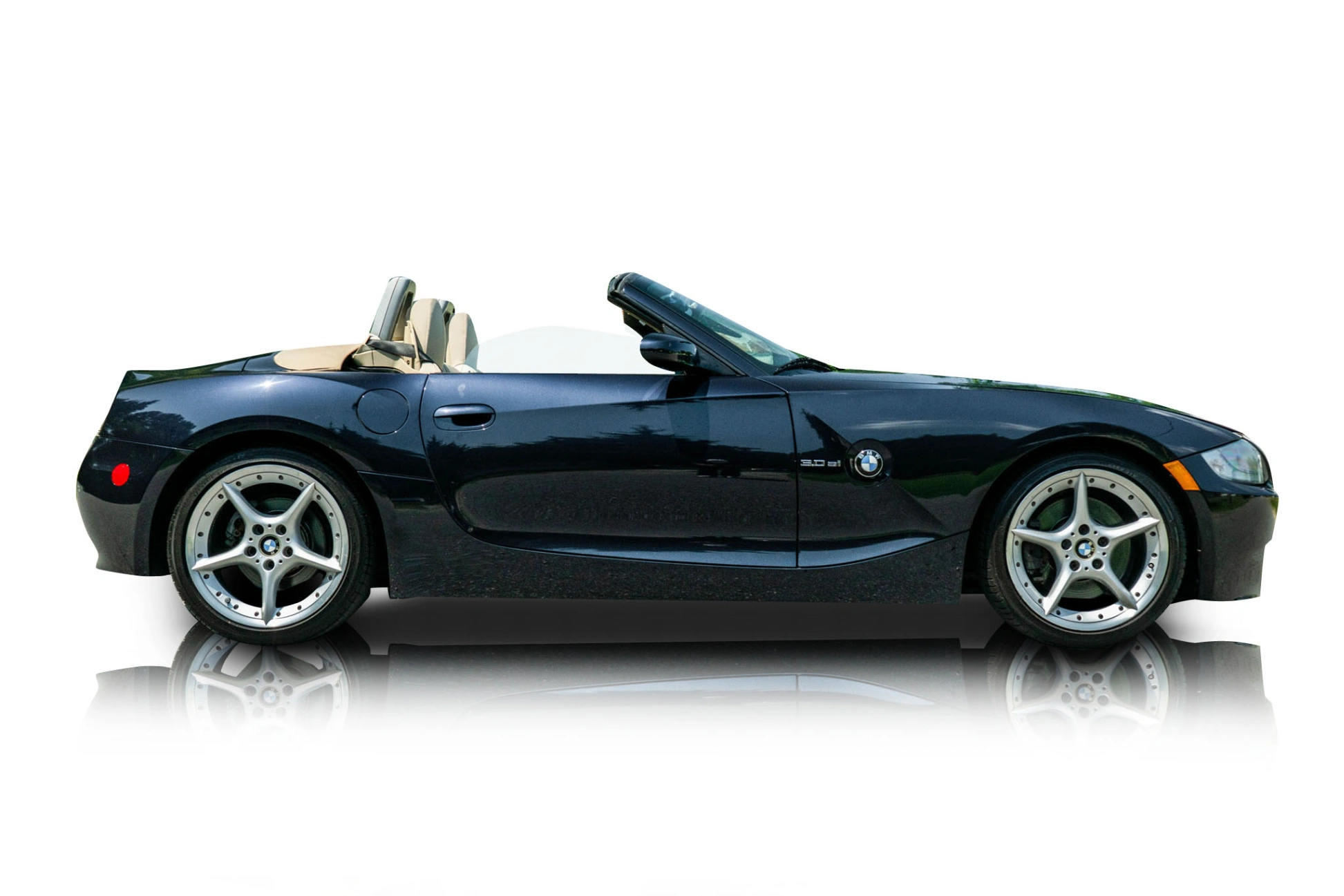 An incredible side shot photo of a BMW Z4 that you should buy.