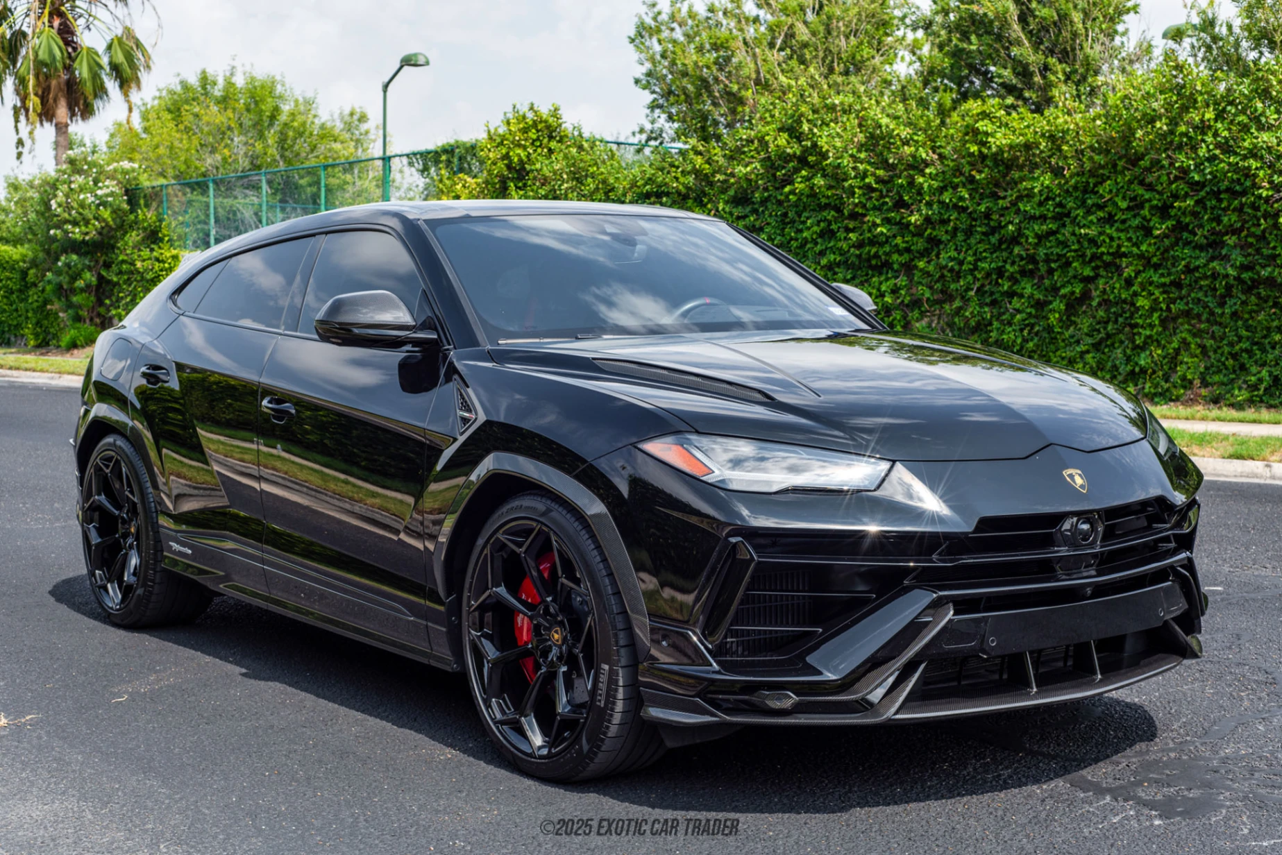 2023 Lamborghini Urus - Overview Photo