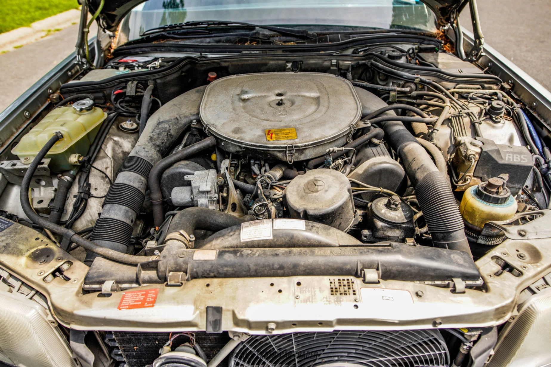 1988 Mercedes-Benz 560SEL - Engine Photo