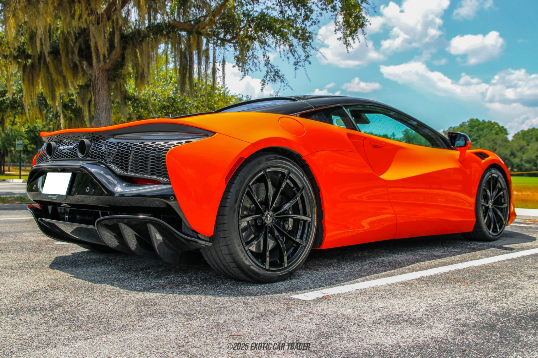2023 McLaren Artura - Engine Photo
