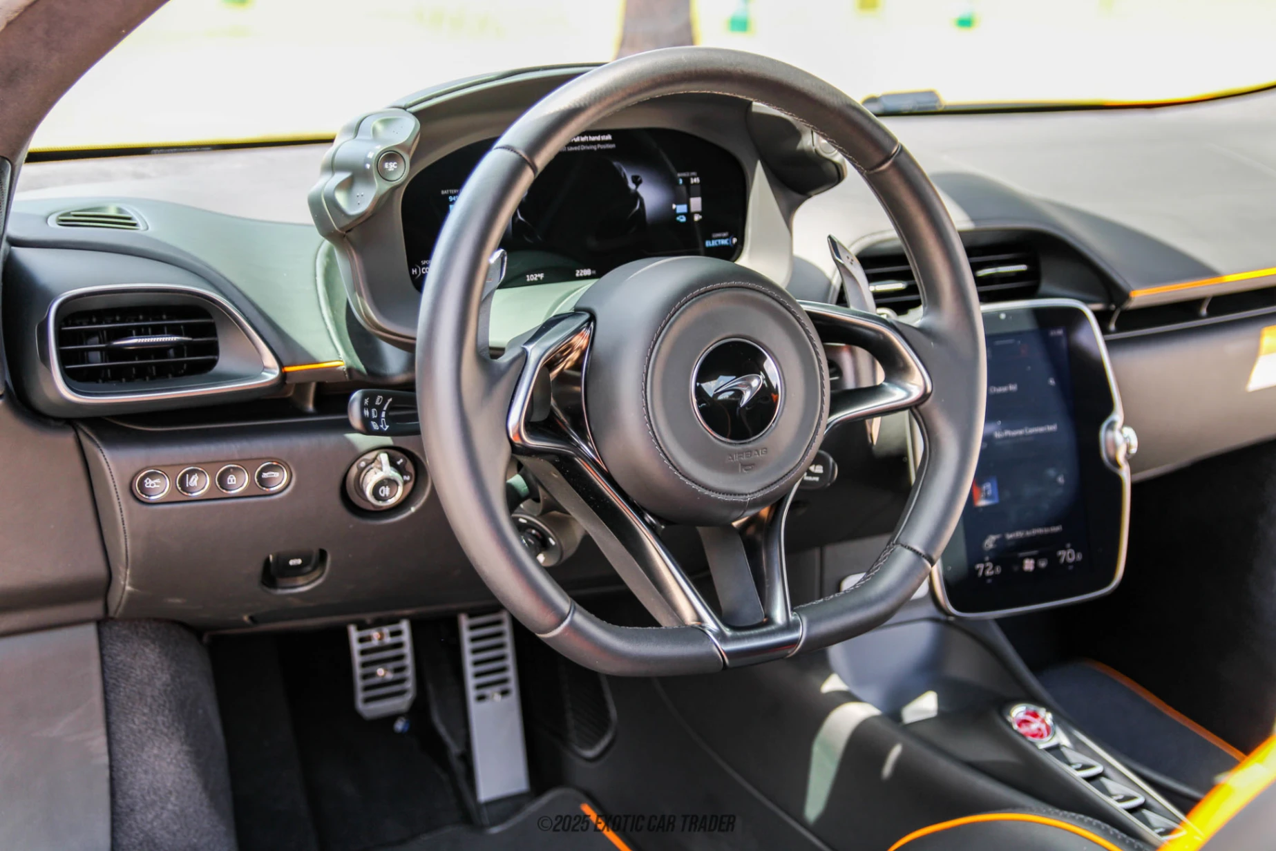 2023 McLaren Artura - Interior Photo