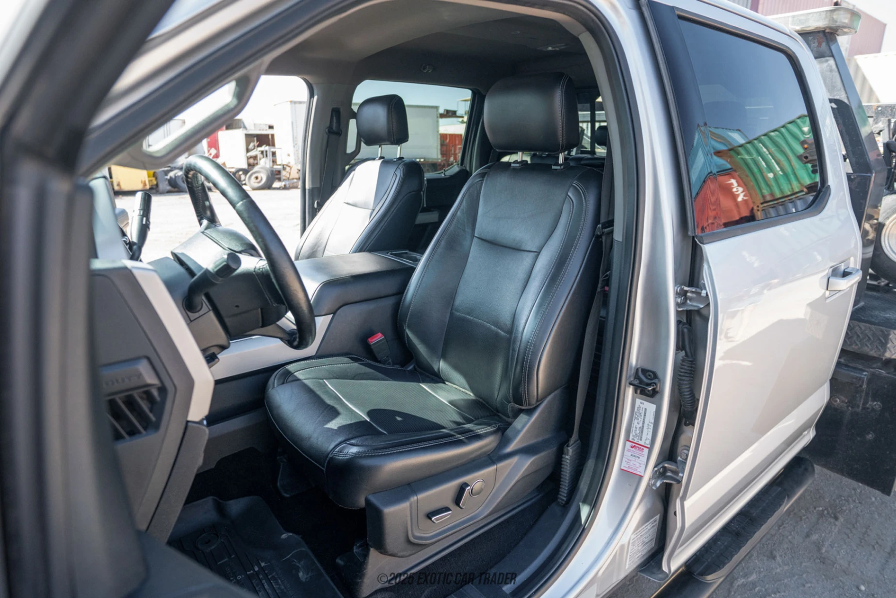 Ford F-550 Ford F-550 - Interior