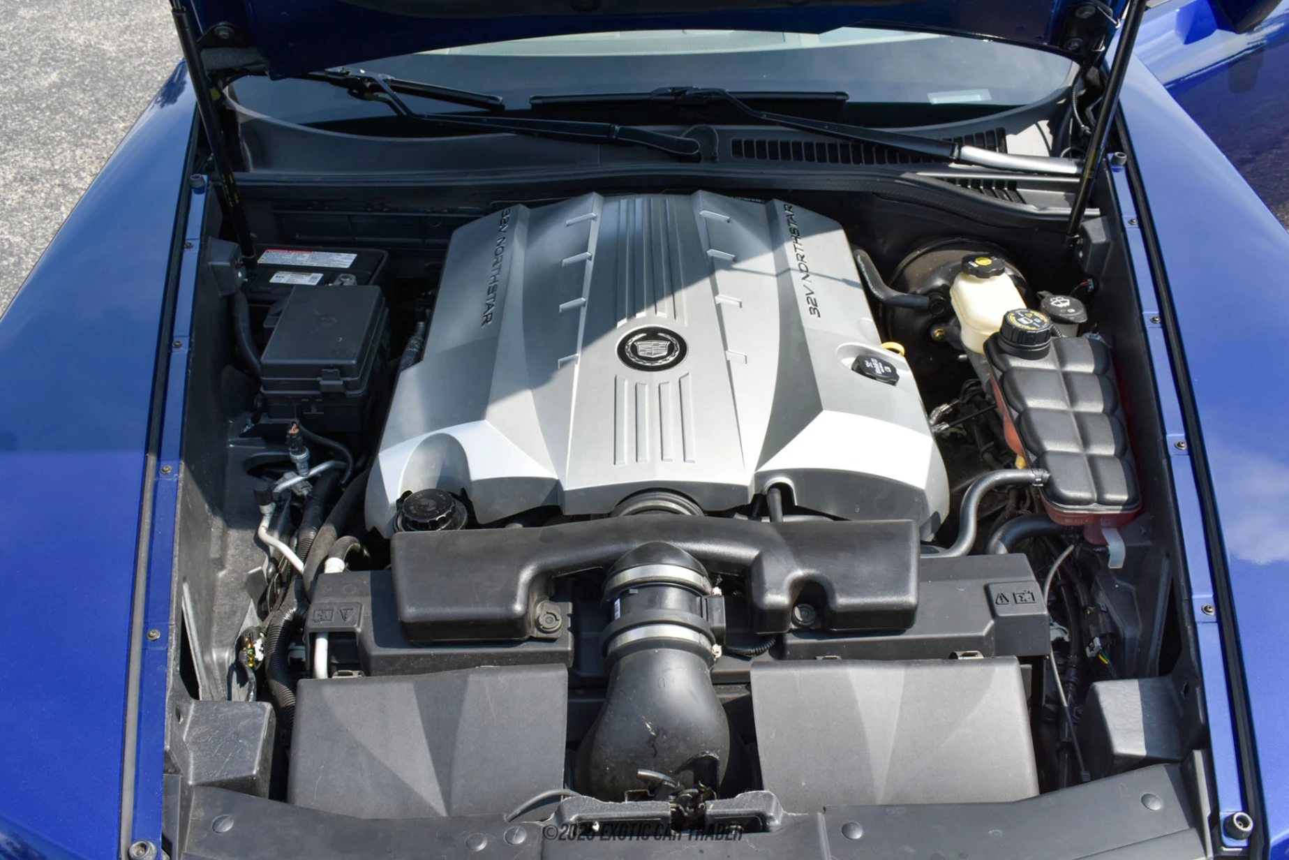 2004 Cadillac XLR - Engine Photo
