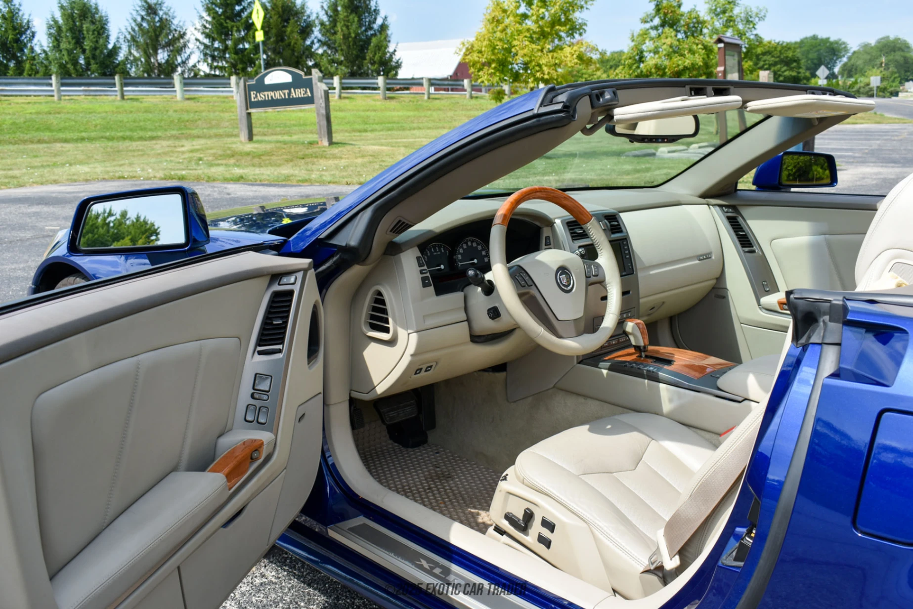 2004 Cadillac XLR - Interior Photo