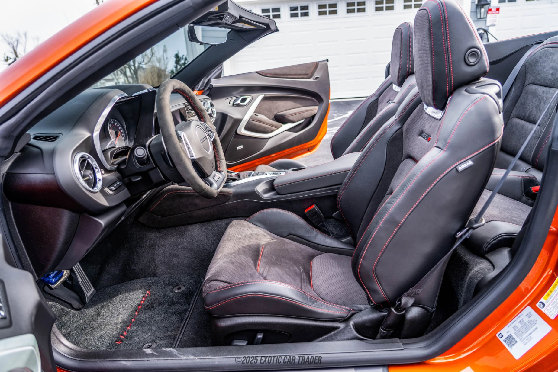 2022 Chevrolet Camaro - Interior Photo
