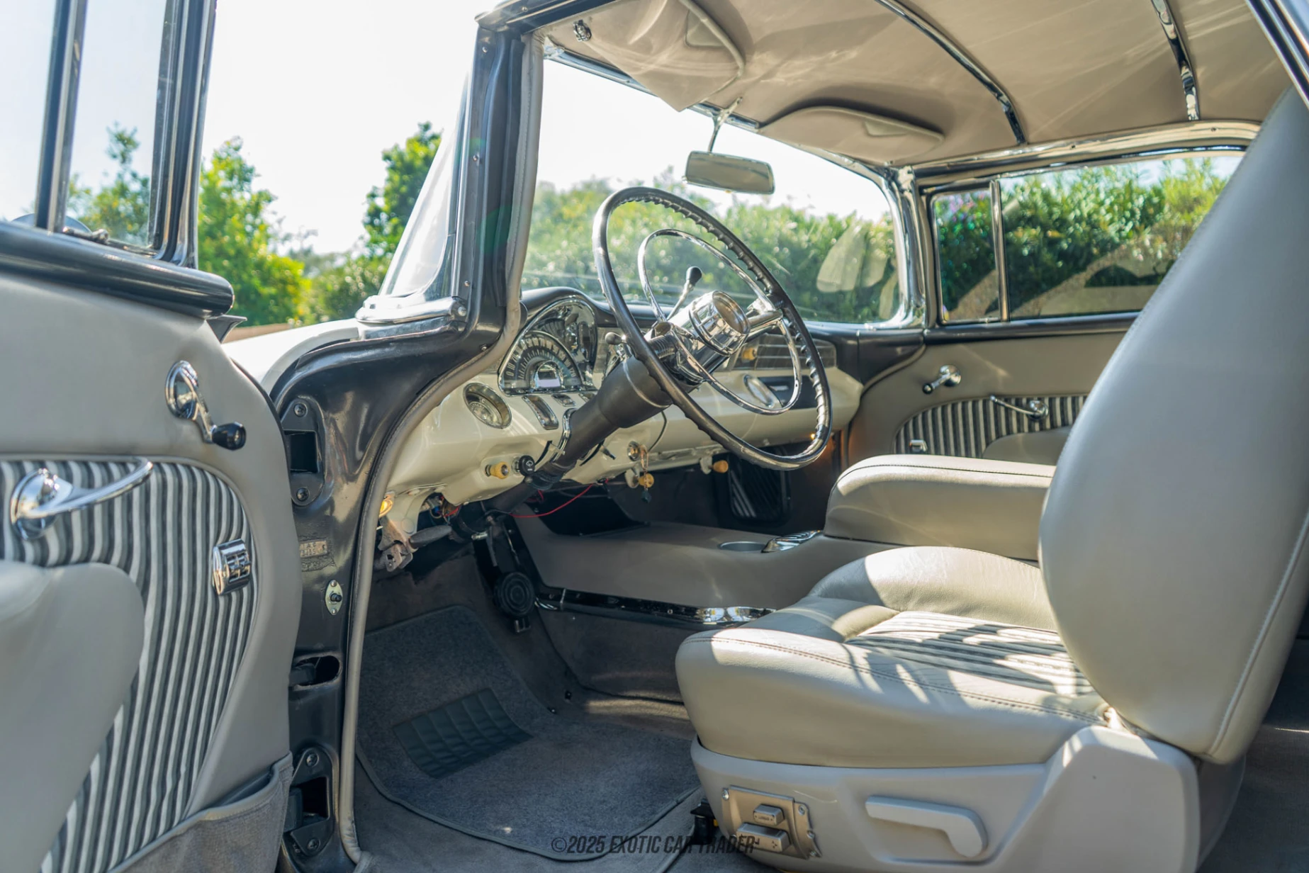 1956 Pontiac Star Chief - Interior Photo