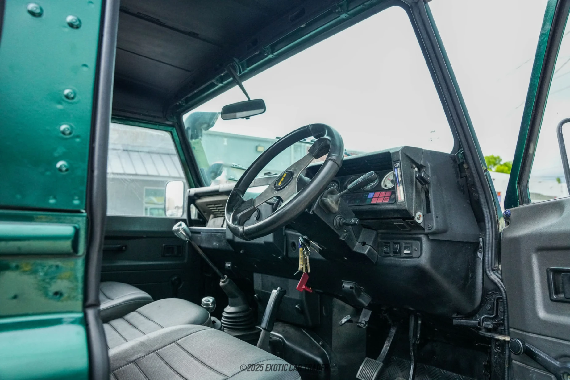 1993 Land Rover Defender 90 - Interior Photo