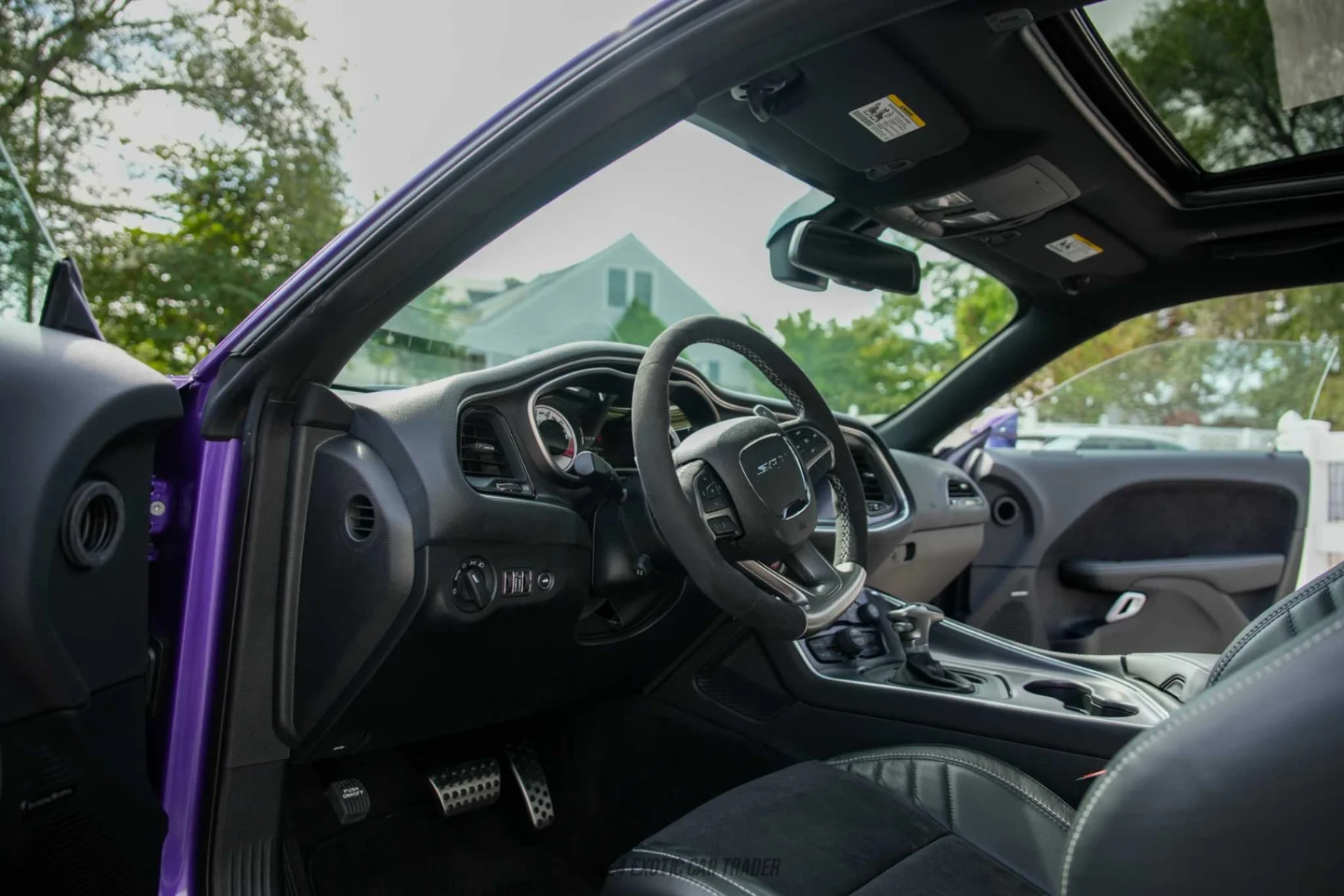 Dodge Challenger Dodge Challenger - Interior