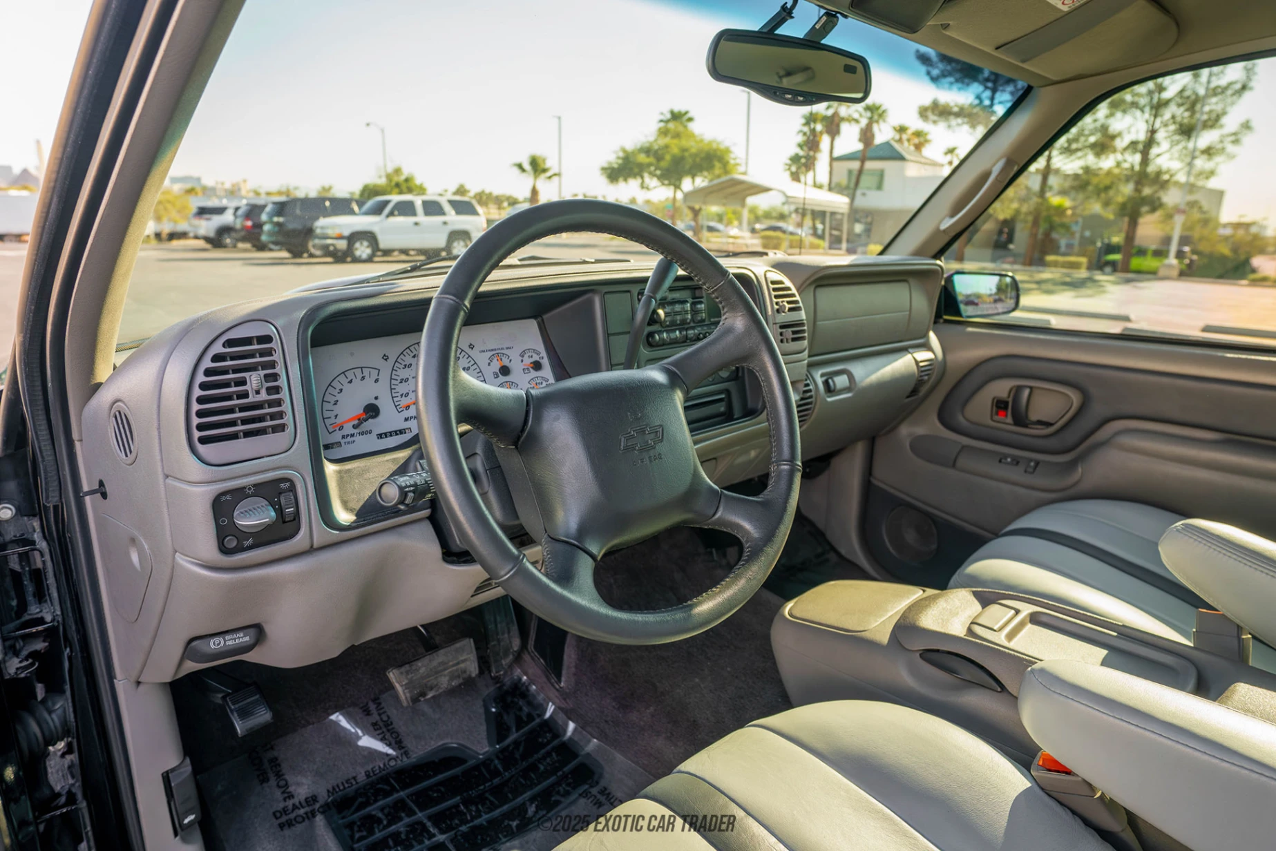 1999 Chevrolet Tahoe - Interior Photo