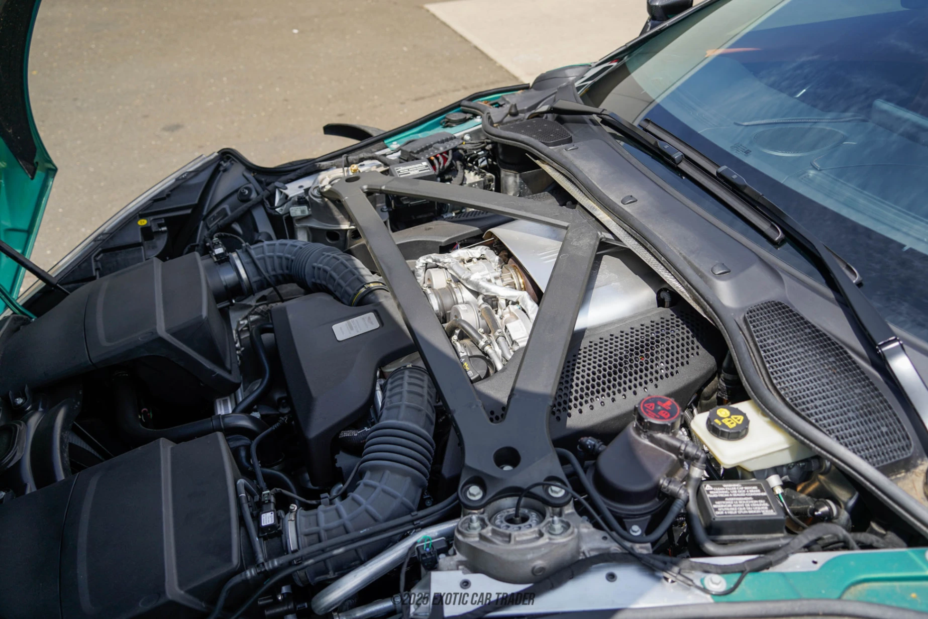 2022 Aston Martin DB11 - Engine Photo