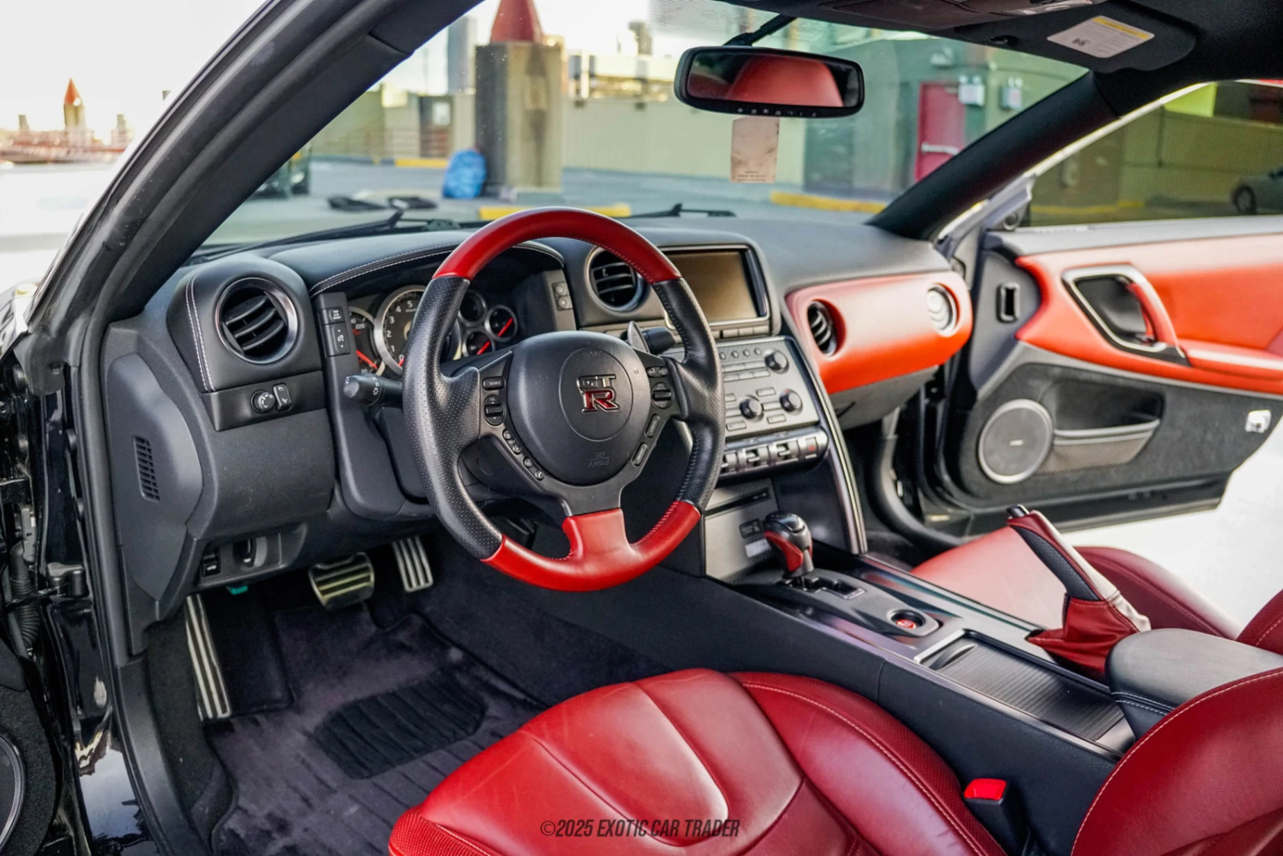 Nissan GT-R Nissan GT-R - Interior