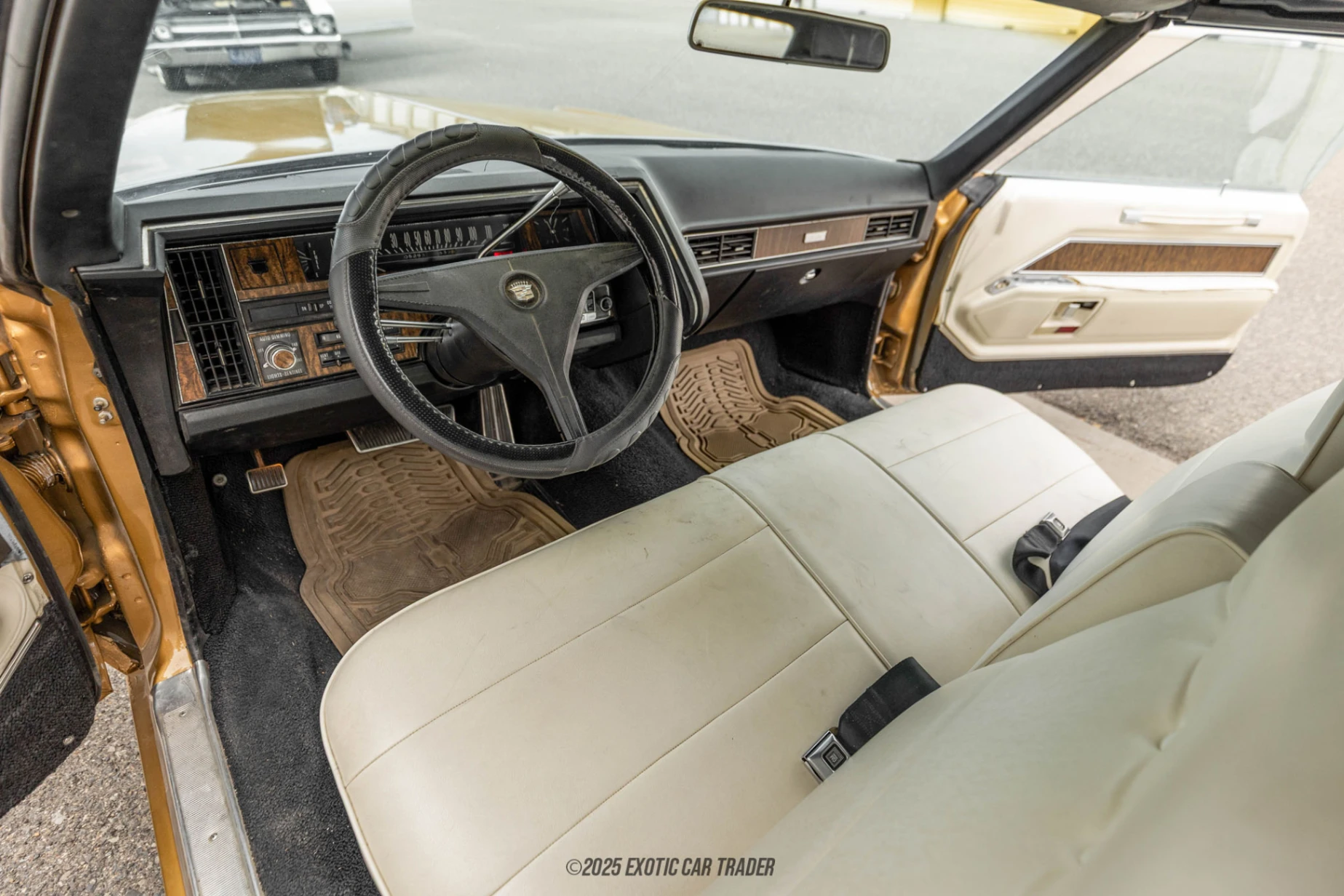 Cadillac DeVille Cadillac DeVille - Interior