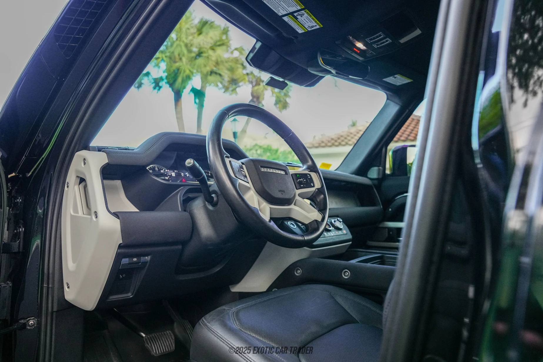 2023 Land Rover Defender 130 - Interior Photo