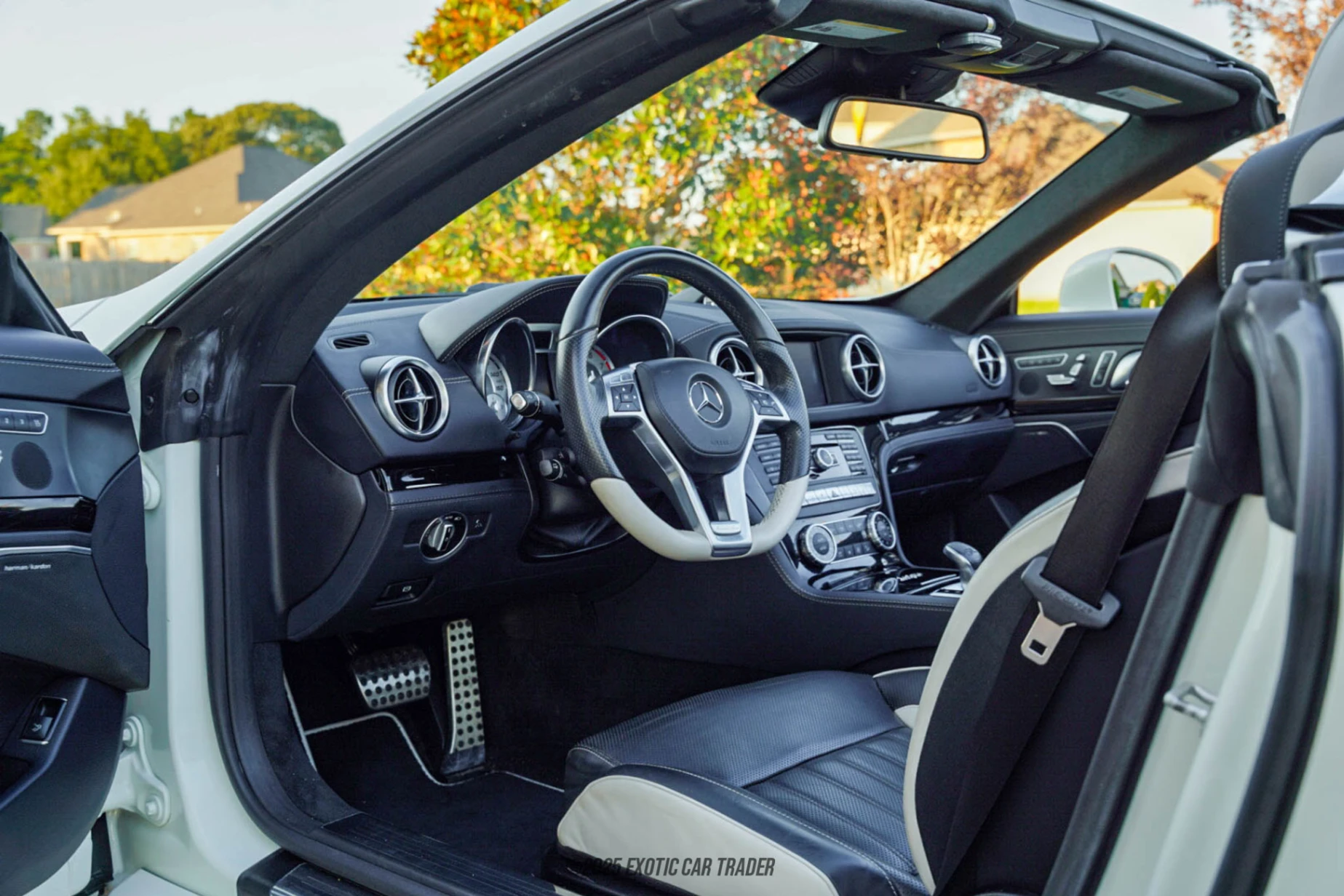 2015 Mercedes-Benz SL550 - Interior Photo